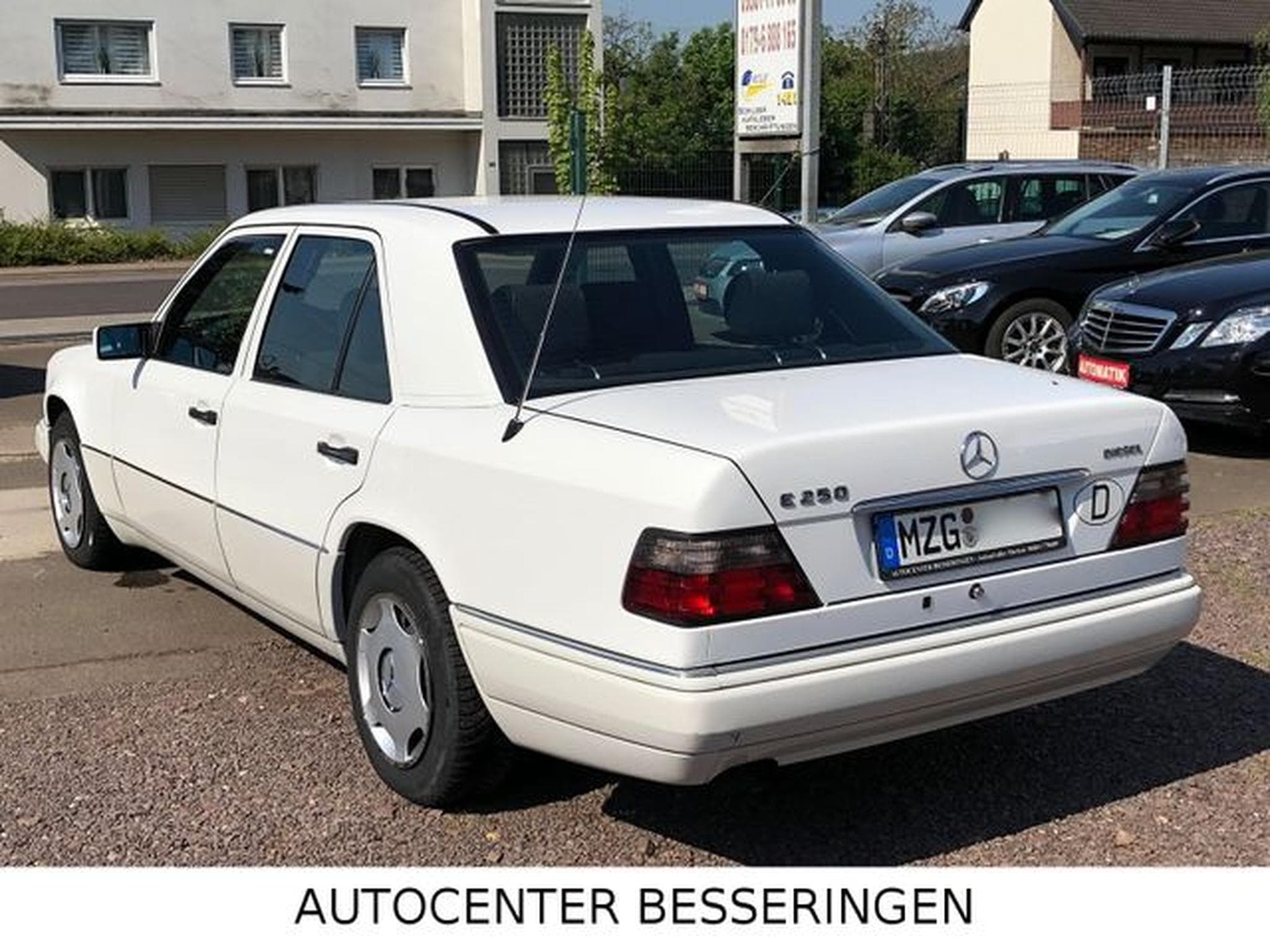 Mercedes E 250 E 250  * W 124 * KLIMA * SCHIEBEDACH * (1994) - Foto 3