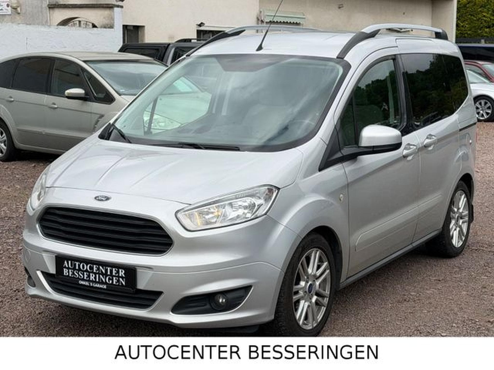 Ford Tourneo Tourneo Courier Titanium * 2x HUNDEGITTER * (2017) - Foto 1