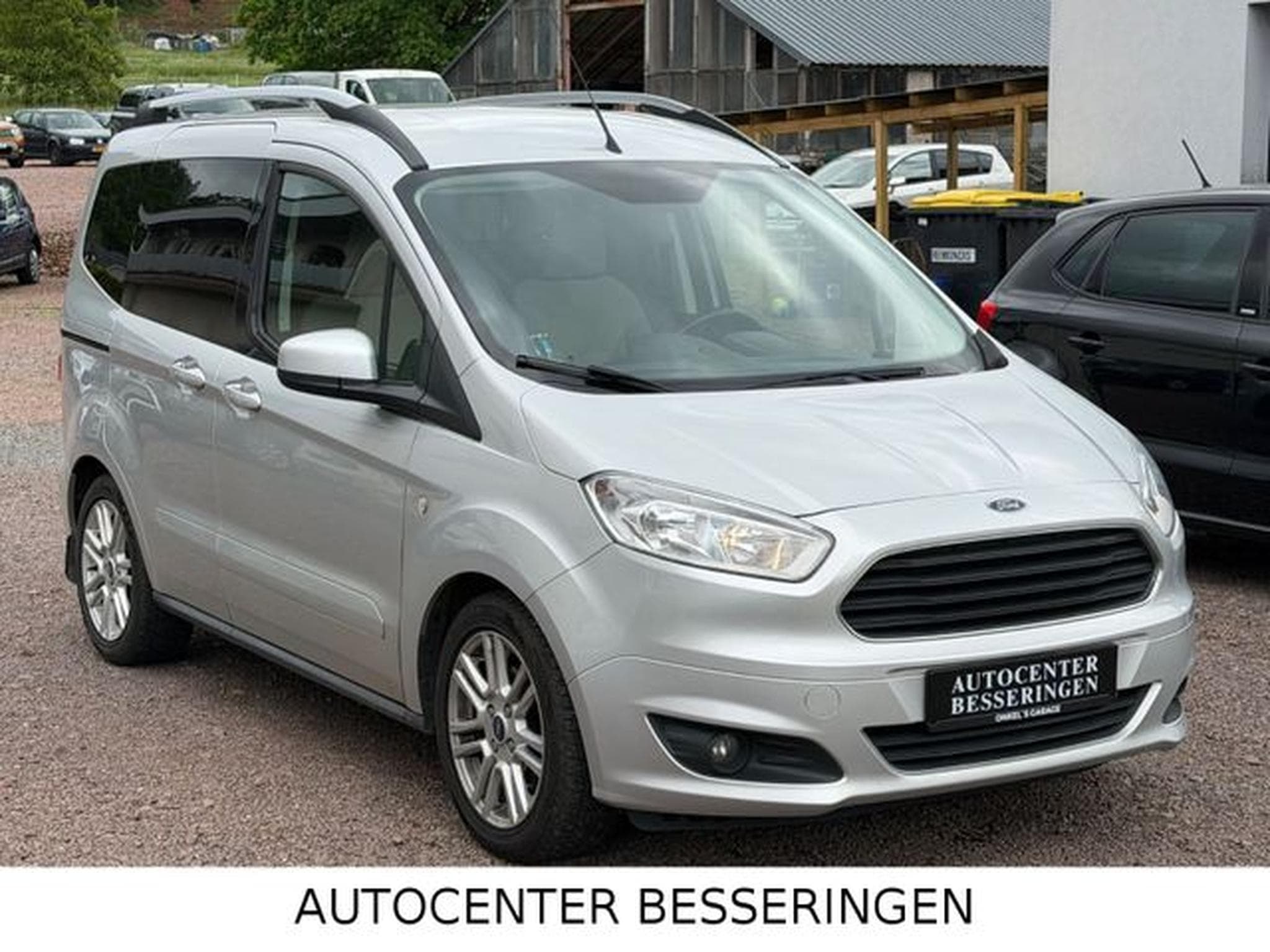 Ford Tourneo Tourneo Courier Titanium * 2x HUNDEGITTER * (2017) - Foto 2