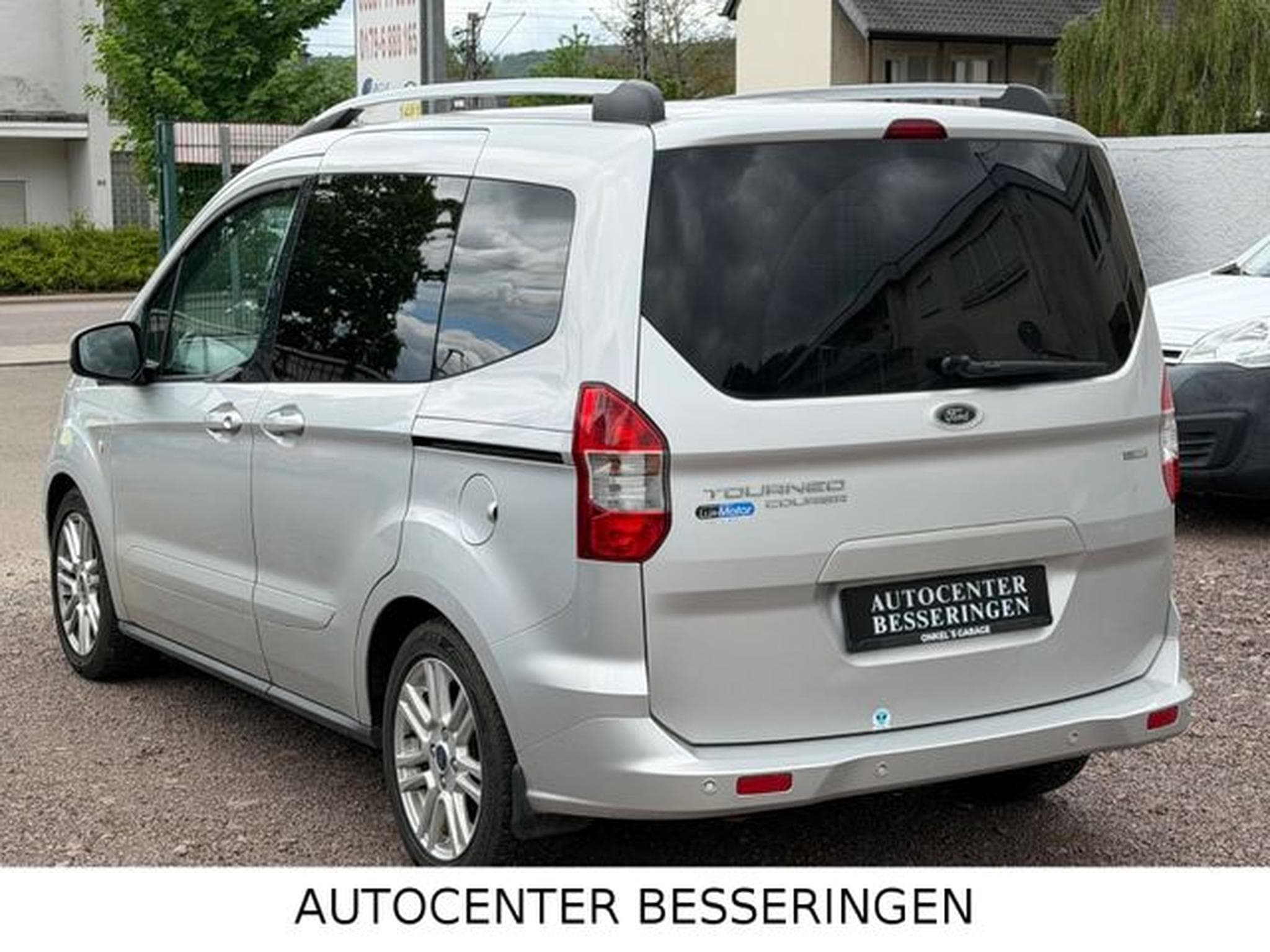 Ford Tourneo Tourneo Courier Titanium * 2x HUNDEGITTER * (2017) - Foto 4