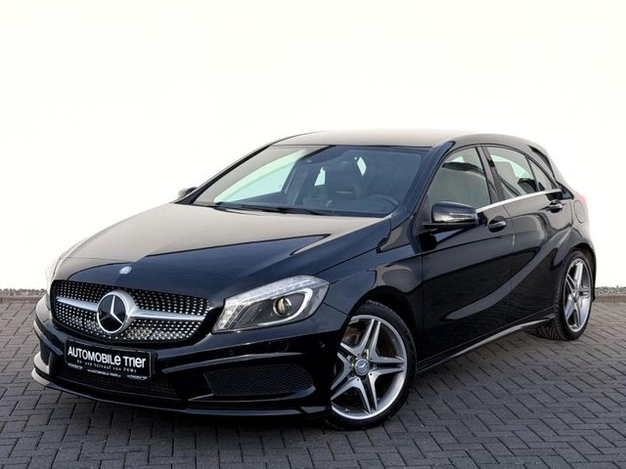 Mercedes A 200 A 200 / AMG LINE / NAVI / PDC / LEDER / GARANTIE (2015) - Photo 1
