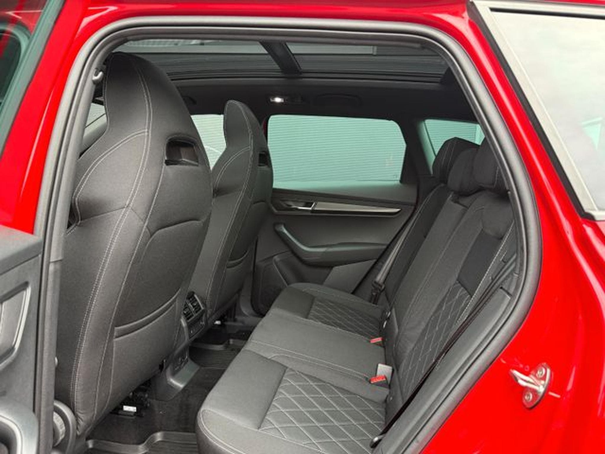 Skoda Karoq Karoq 2.0TSI Sportline 4x4 DSG Pano 19" Kamera (2020) - Foto 11