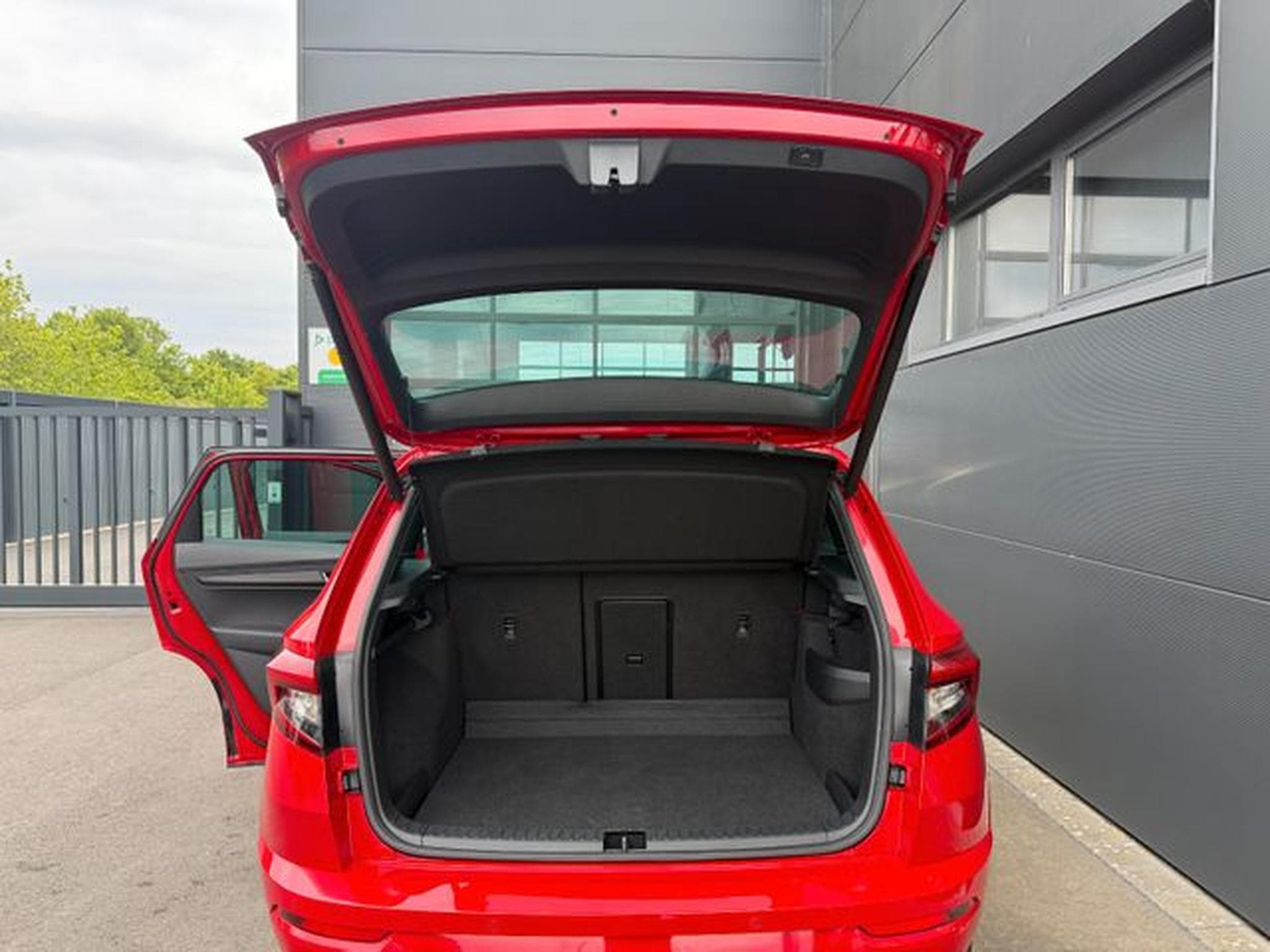 Skoda Karoq Karoq 2.0TSI Sportline 4x4 DSG Pano 19" Kamera (2020) - Foto 12