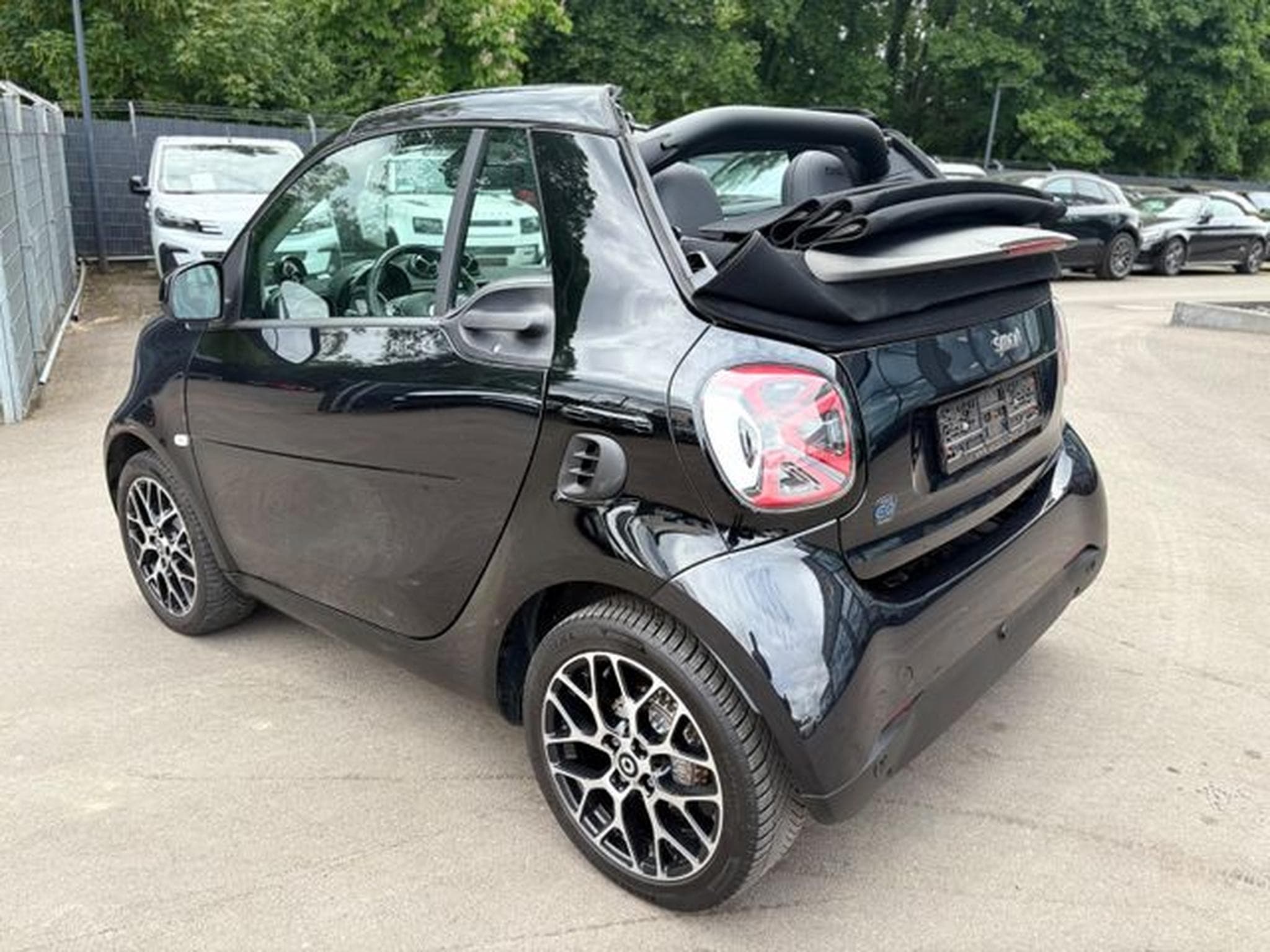 Smart ForTwo FORTWO*CABRIO*NAVI*KAMERA*SITZHEIZUNG* (2022) - Foto 12