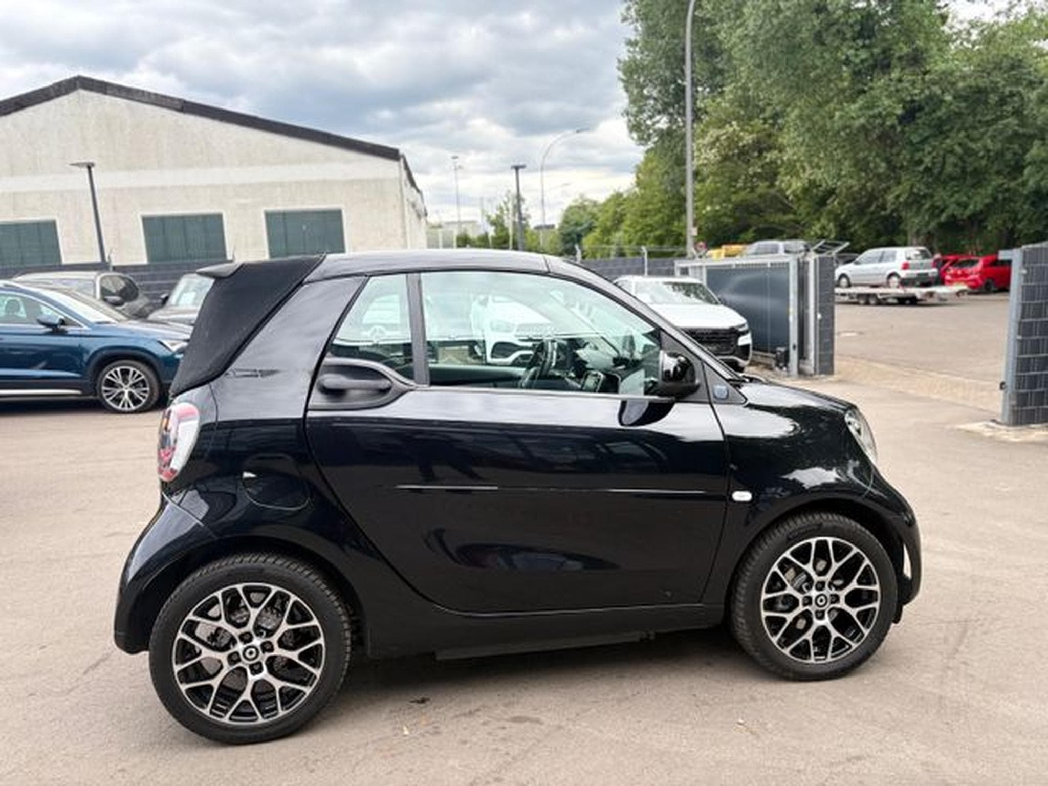 Smart ForTwo FORTWO*CABRIO*NAVI*KAMERA*SITZHEIZUNG* (2022) - Foto 14