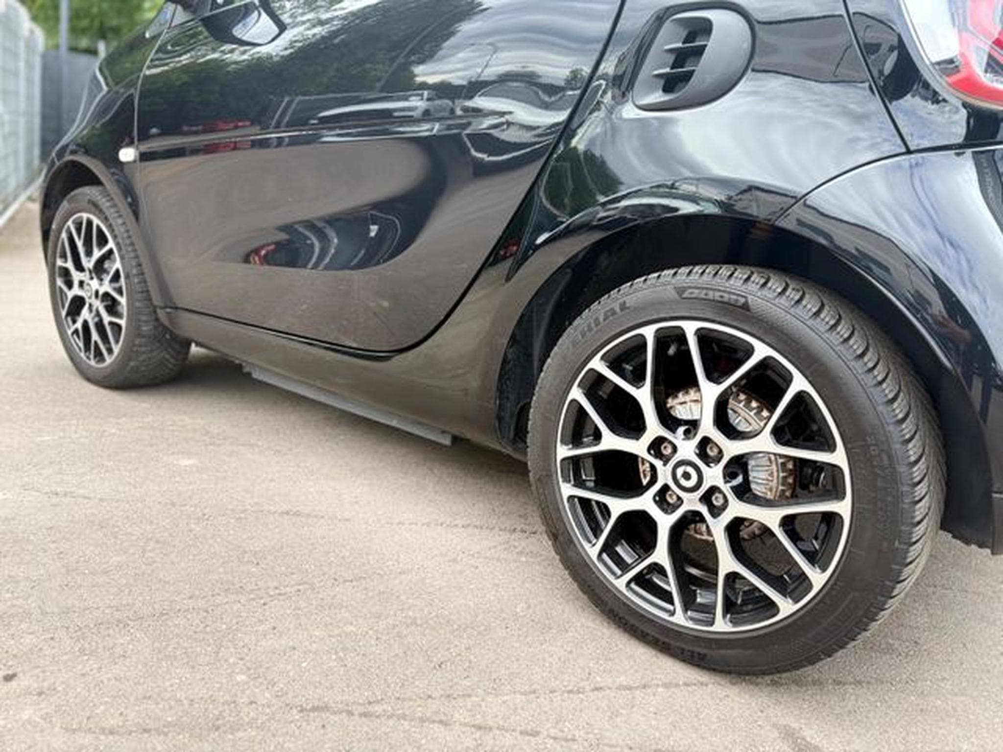 Smart ForTwo FORTWO*CABRIO*NAVI*KAMERA*SITZHEIZUNG* (2022) - Foto 15