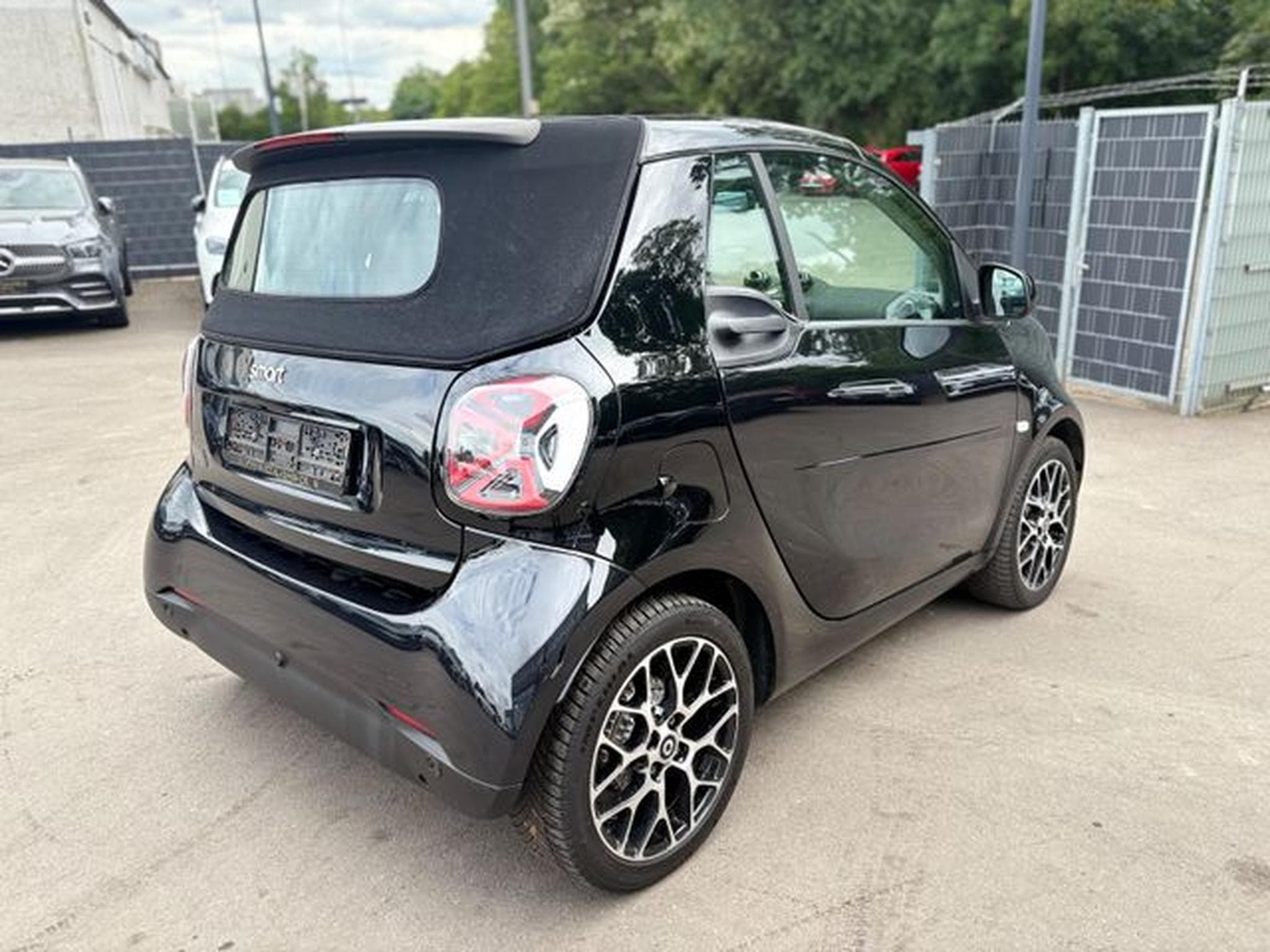 Smart ForTwo FORTWO*CABRIO*NAVI*KAMERA*SITZHEIZUNG* (2022) - Foto 8