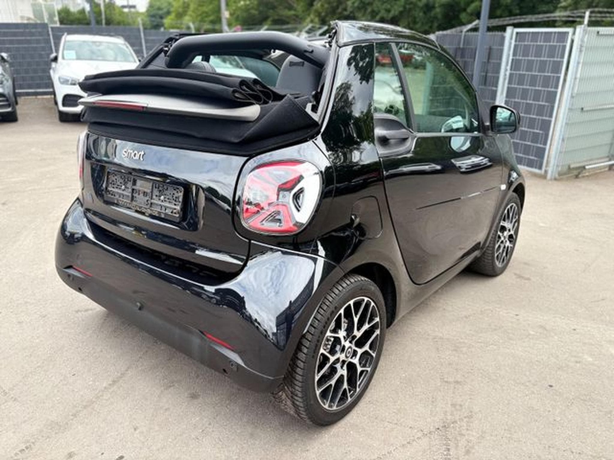 Smart ForTwo FORTWO*CABRIO*NAVI*KAMERA*SITZHEIZUNG* (2022) - Foto 9