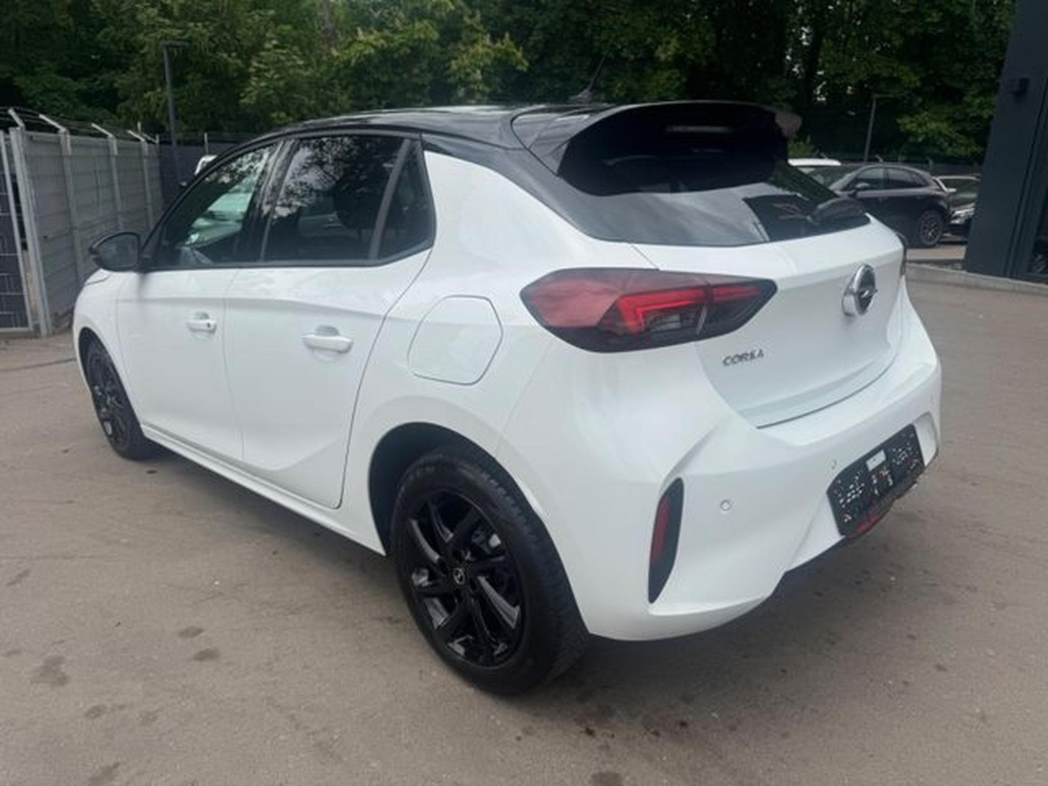 Opel Corsa CORSA F GS LINE*AUTOMATIK*NAVI*LED*R-KAMERA* (2023) - Foto 8