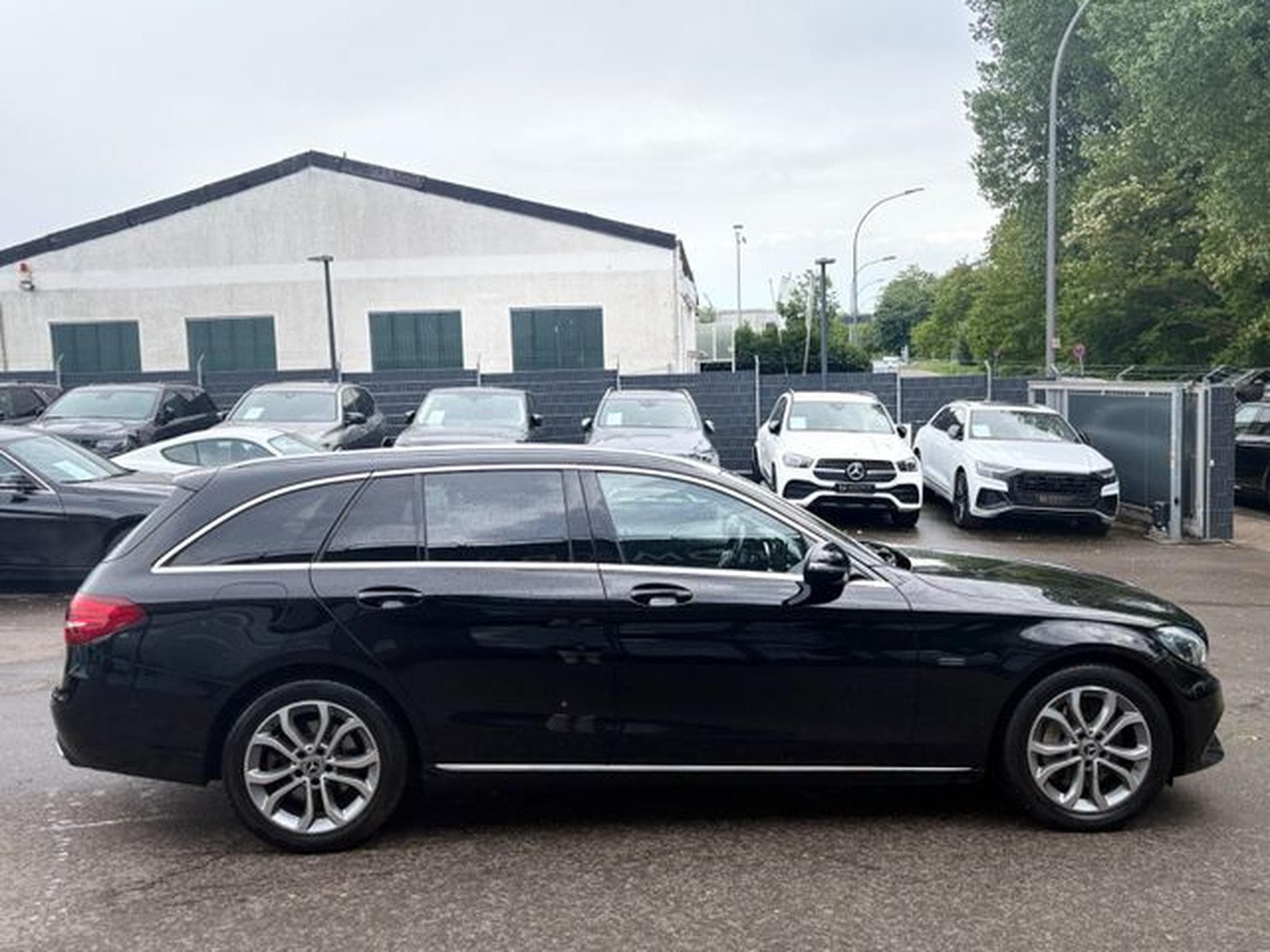Mercedes C 350 C 350 e T *AVANTGARDE*NAVI*SHZ*KAMERA*LED*LUFT* (2019) - Foto 12