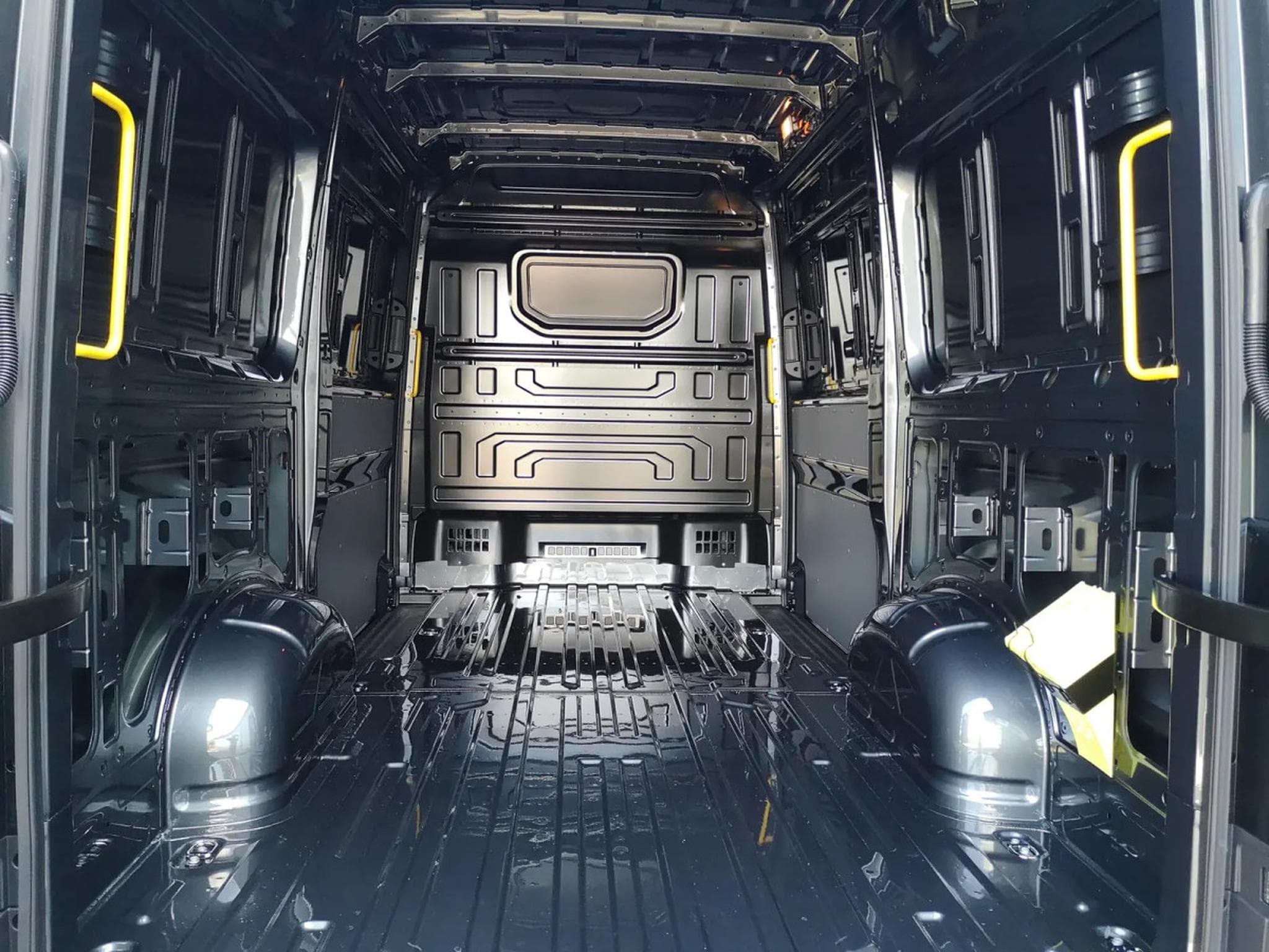 VW Crafter 2.0 TDI 35 140 L3H3 (2026) - Photo 9
