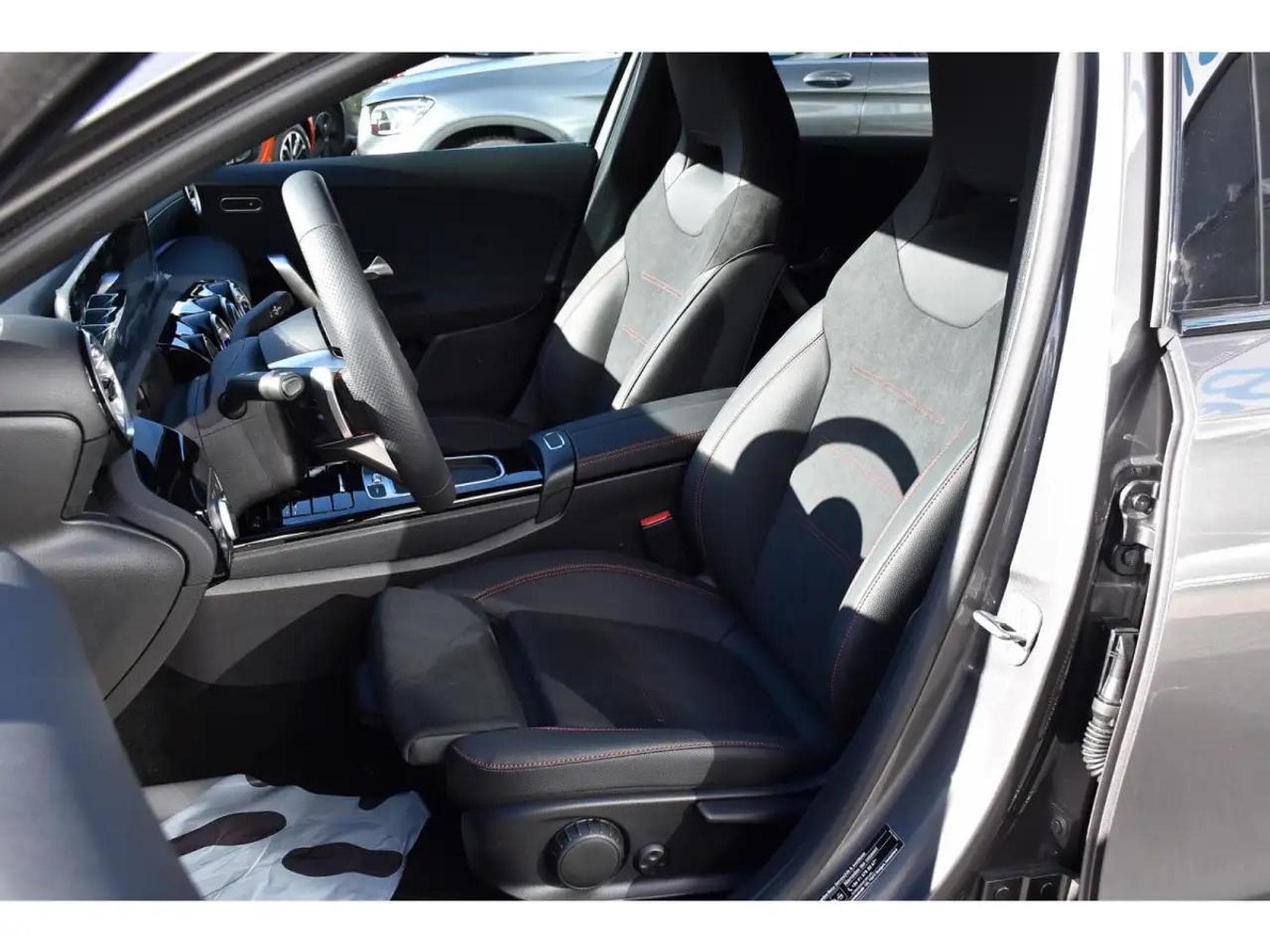 Mercedes GLA 200 (2025) - Photo 6