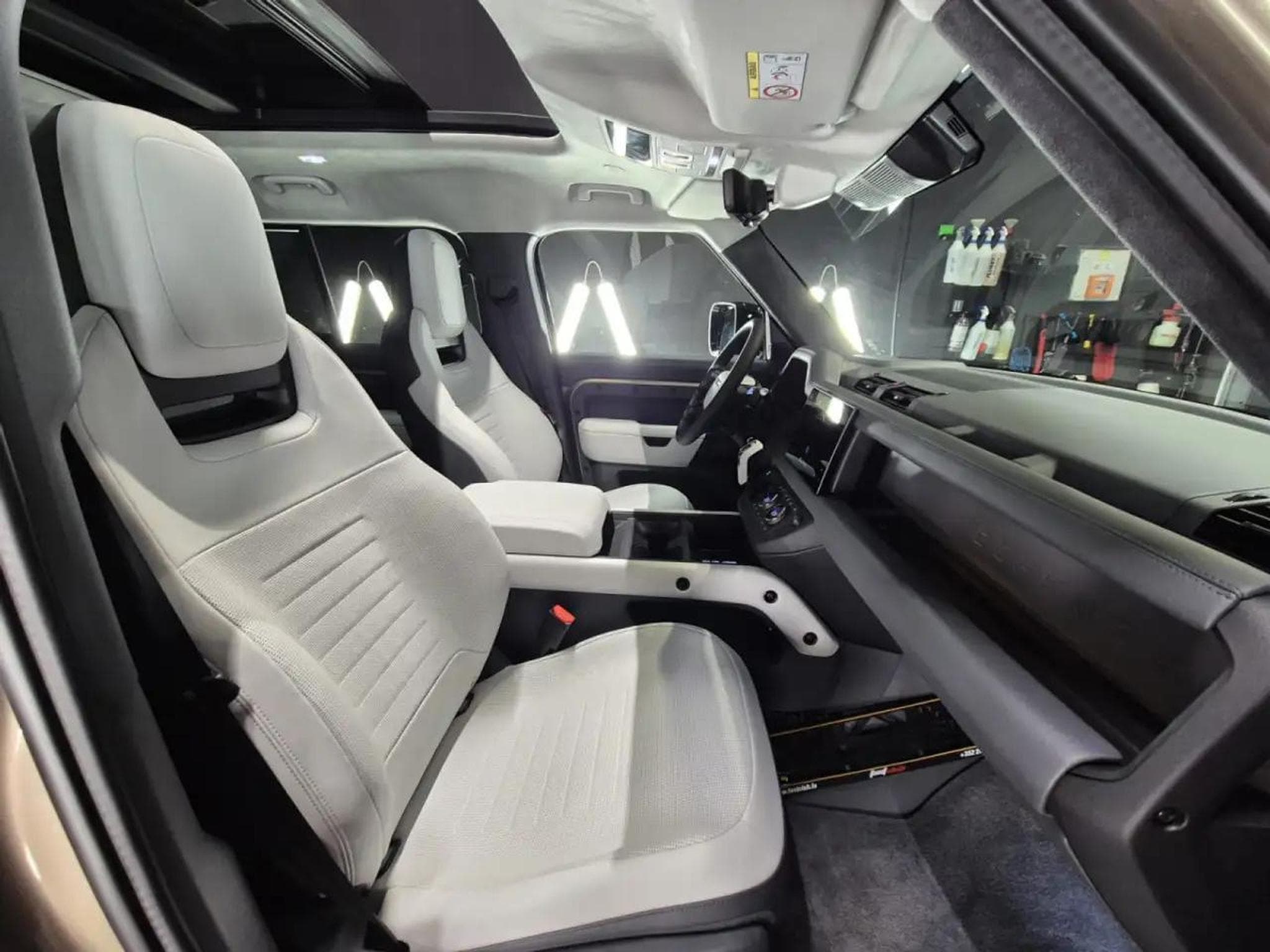 Land-Rover Defender (2025) - Photo 16