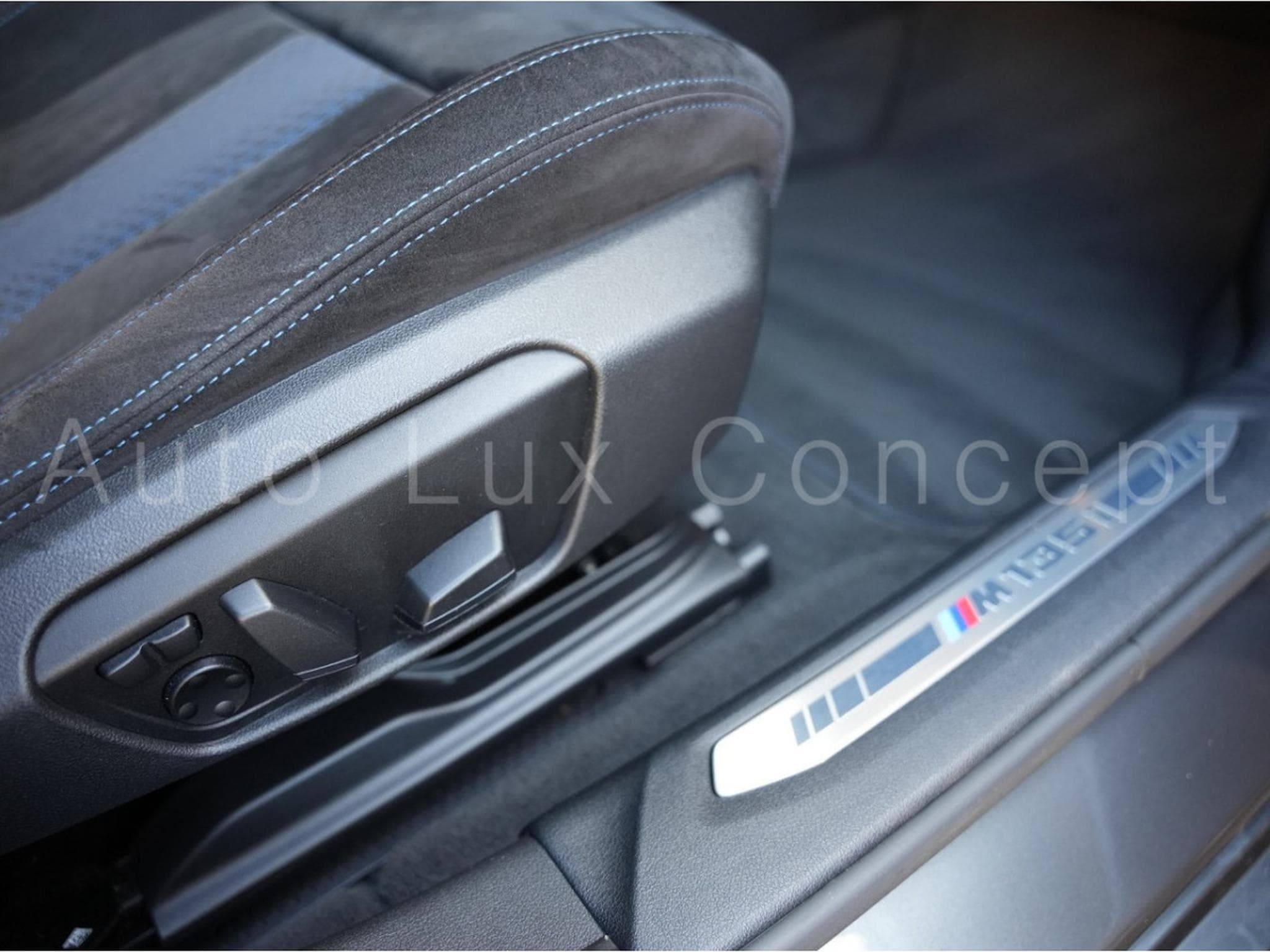 BMW M135 i xDrive Pack M Performance (2020) - Photo 23