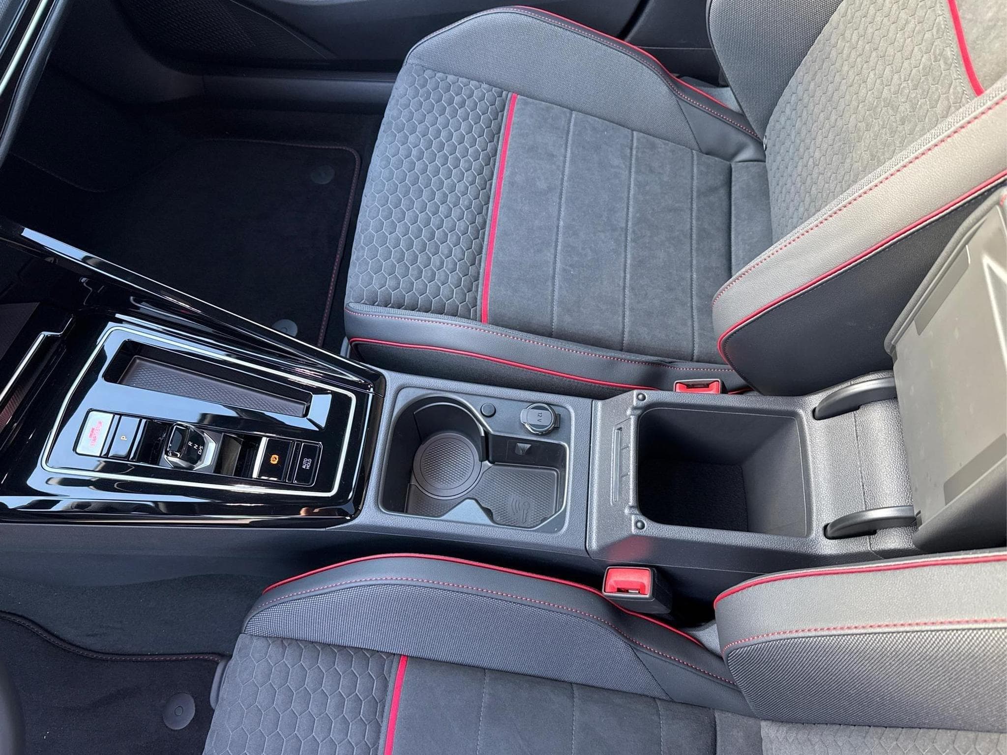VW Golf GTI Clubsport (2026) - Photo 13