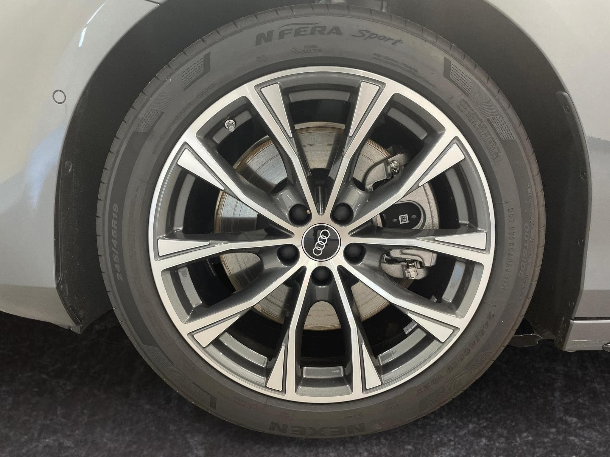 Audi A6 Avant S-Line 2.0 (2025) - Photo 22