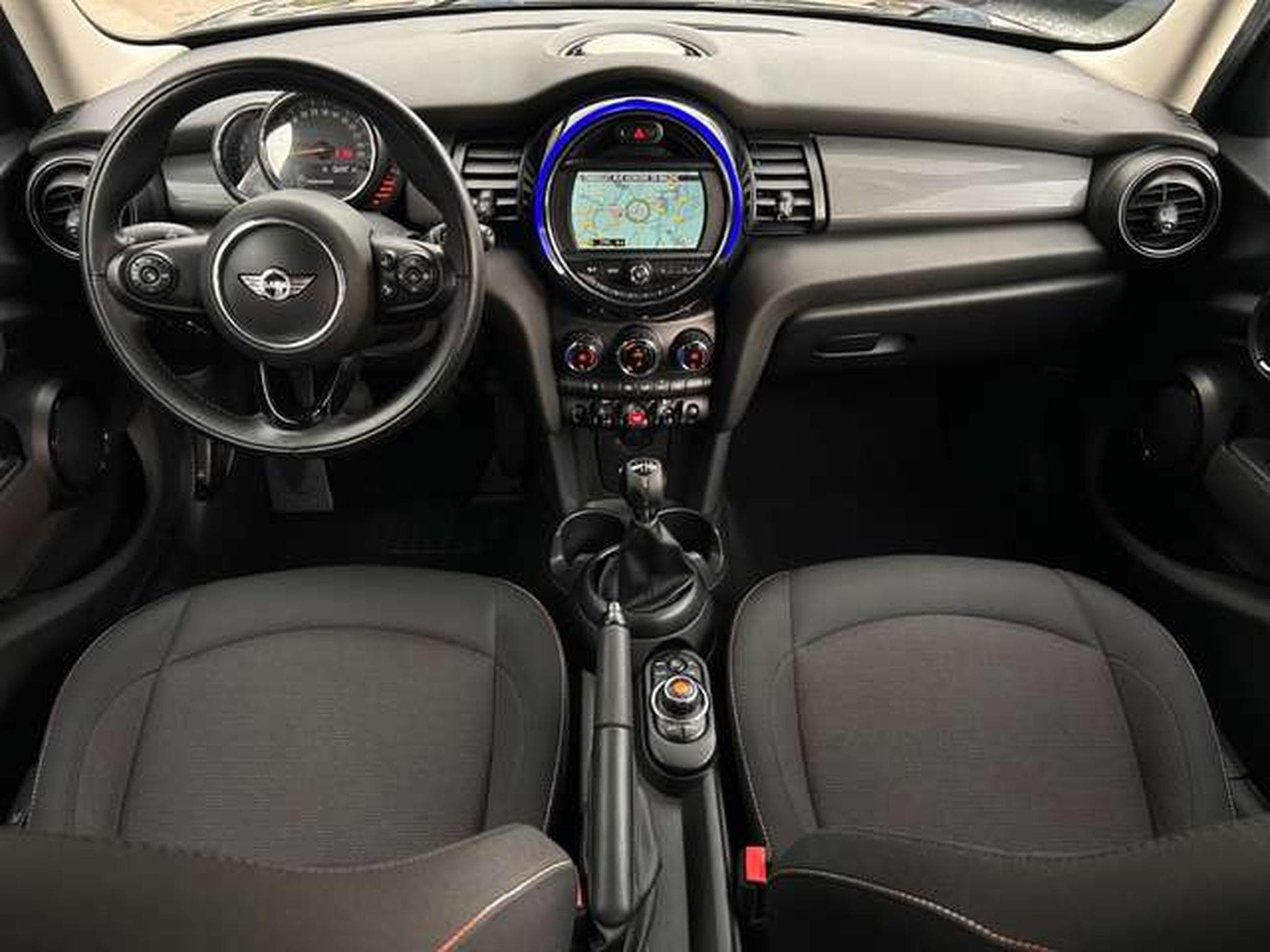 MINI Cooper COOPER D 116 5P (2016) - Photo 3
