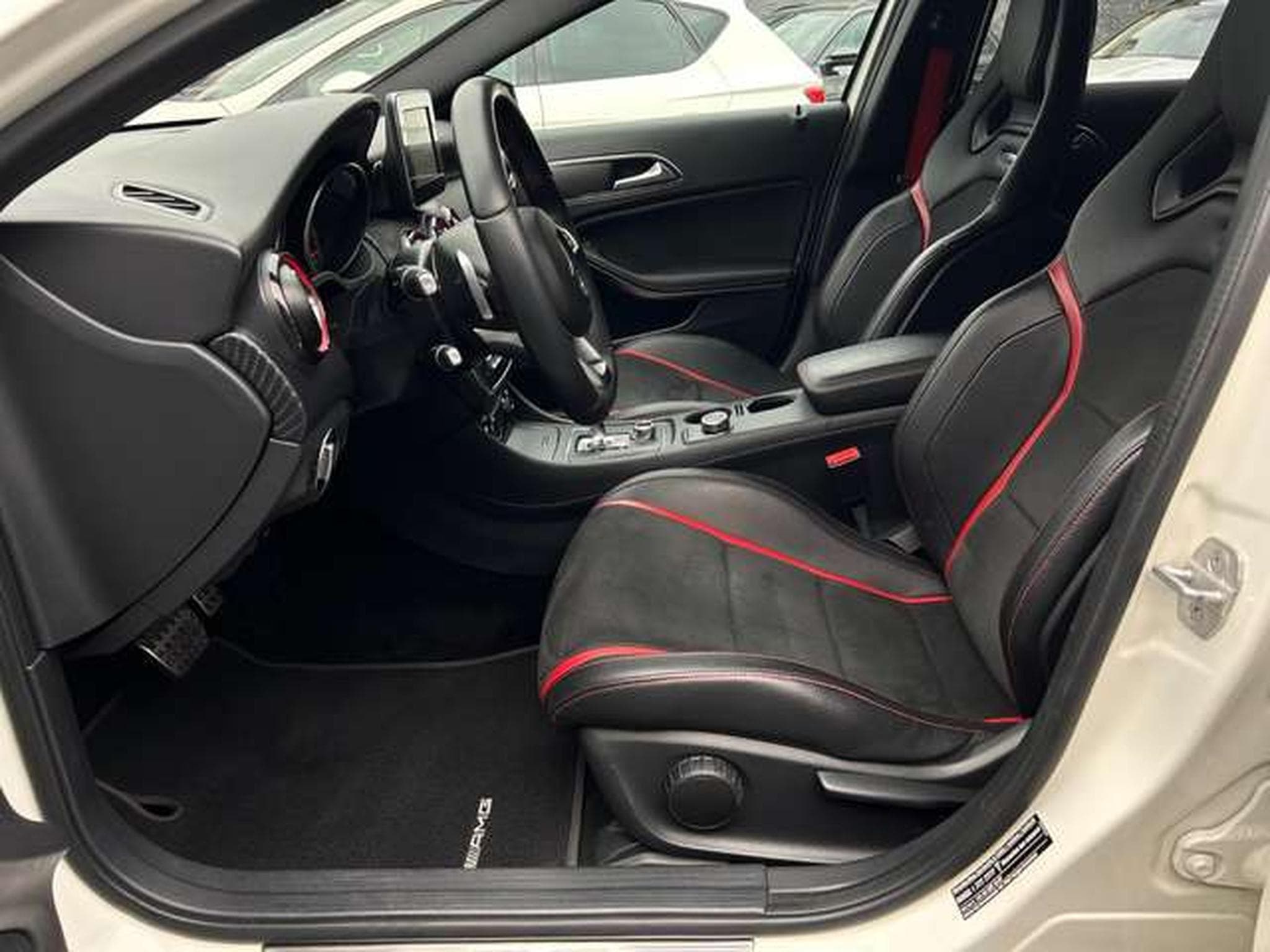 Mercedes A 45 AMG 45 AMG 4MATIC 381  DCT (2017) - Photo 13
