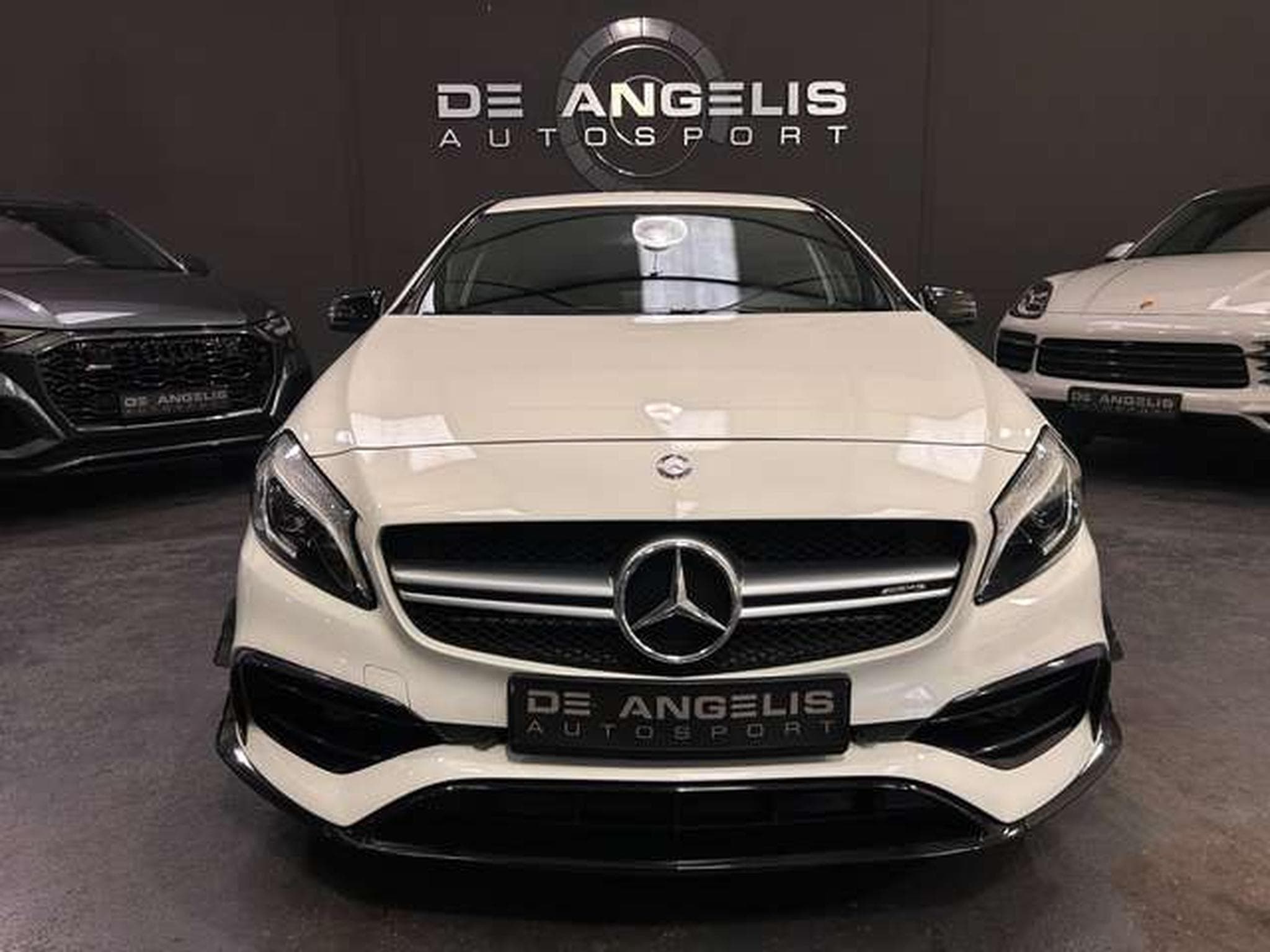 Mercedes A 45 AMG 45 AMG 4MATIC 381  DCT (2017) - Photo 4