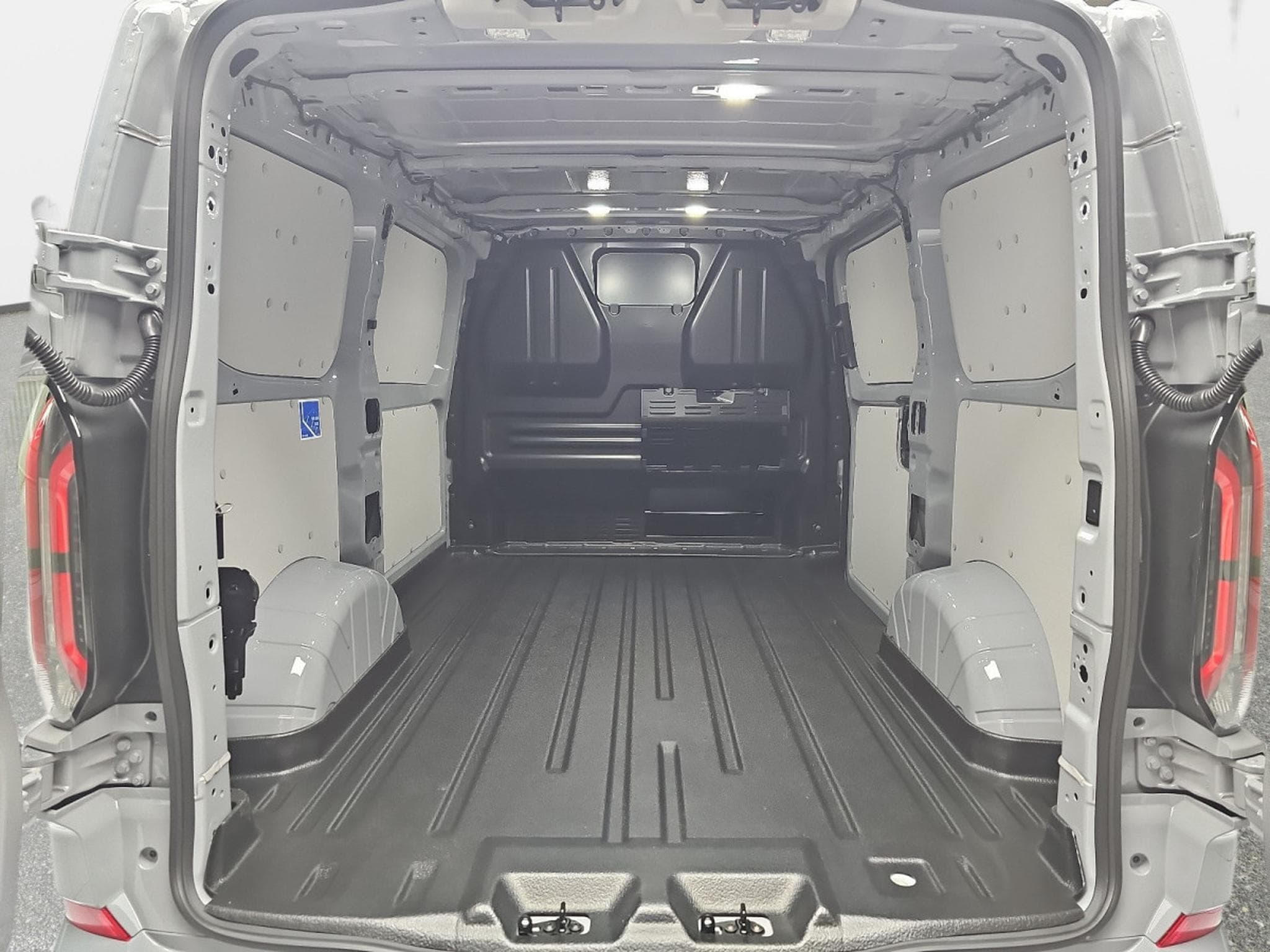 Ford Transit 2.0 ECOBLUE 170 BVA L1H1 Sport (2026) - Photo 14