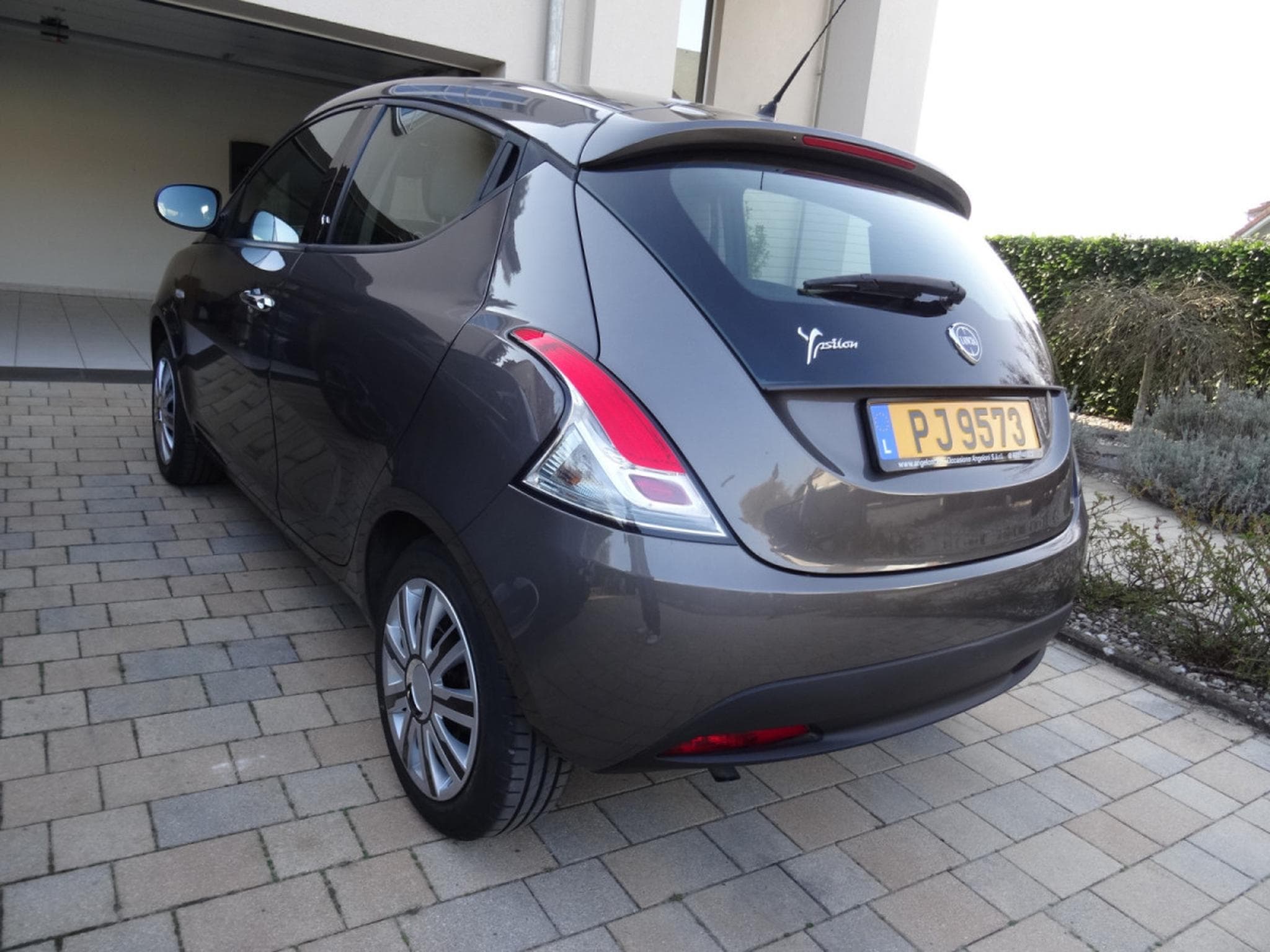 Lancia Ypsilon 0.9 Automatique (2013) - Photo 5