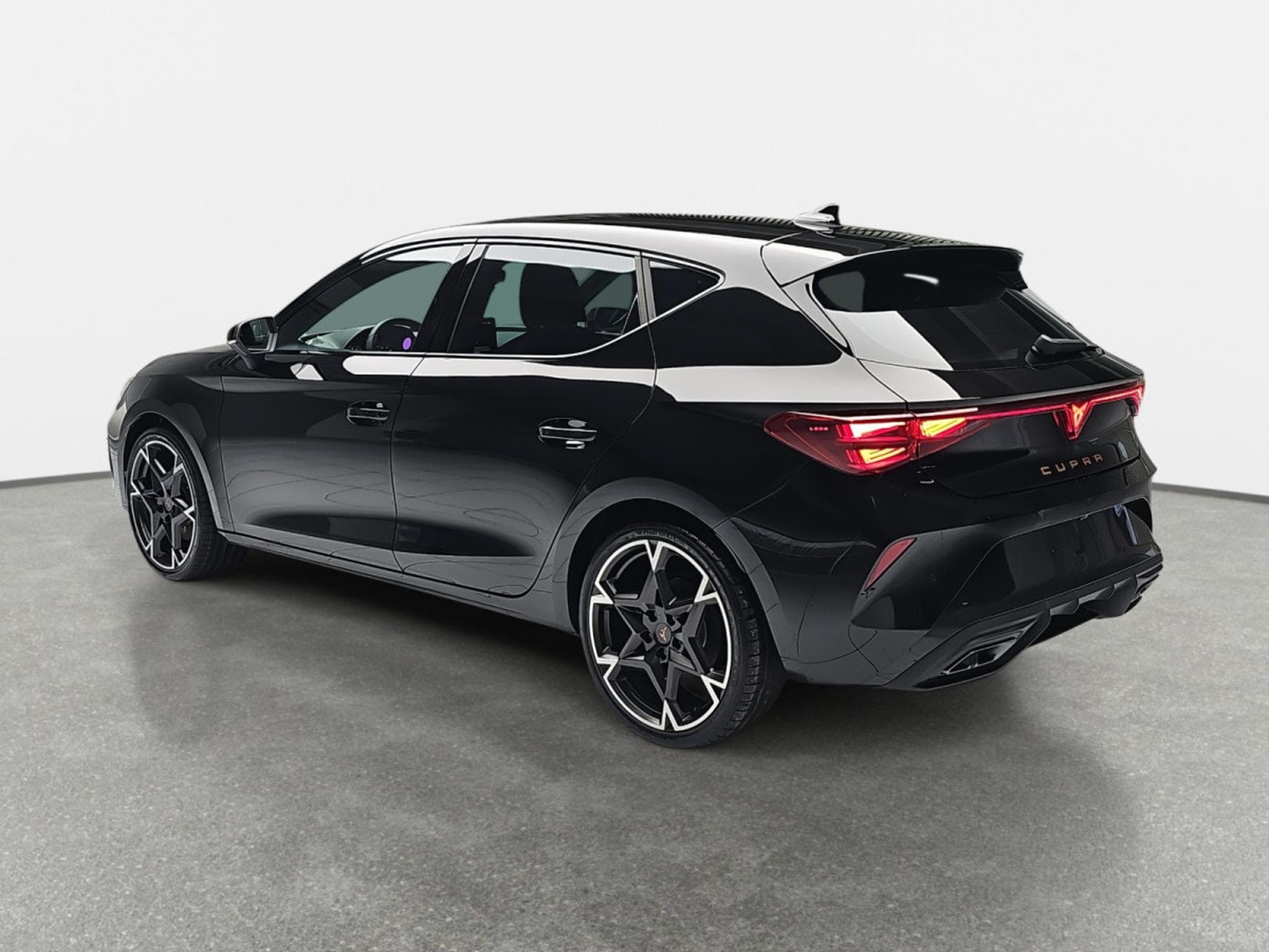 Cupra Leon 1.5 eTSi DSG 150 (2025) - Photo 4