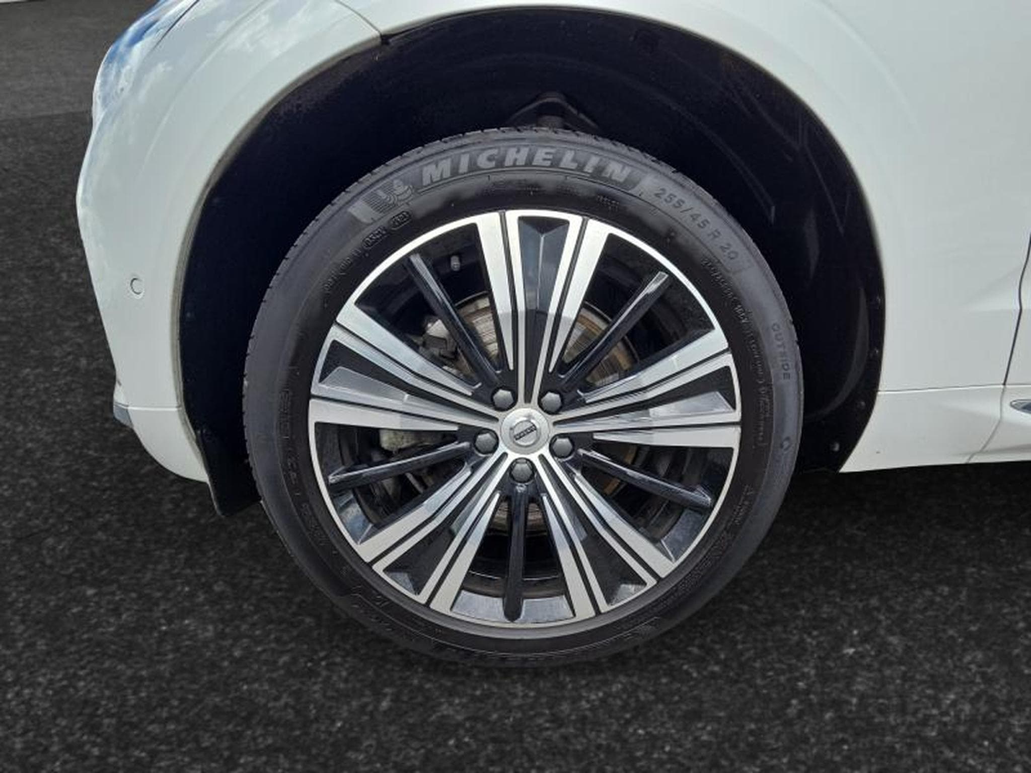 Volvo XC60 B4 Ultimate Bright / Essence (2022) - Foto 11