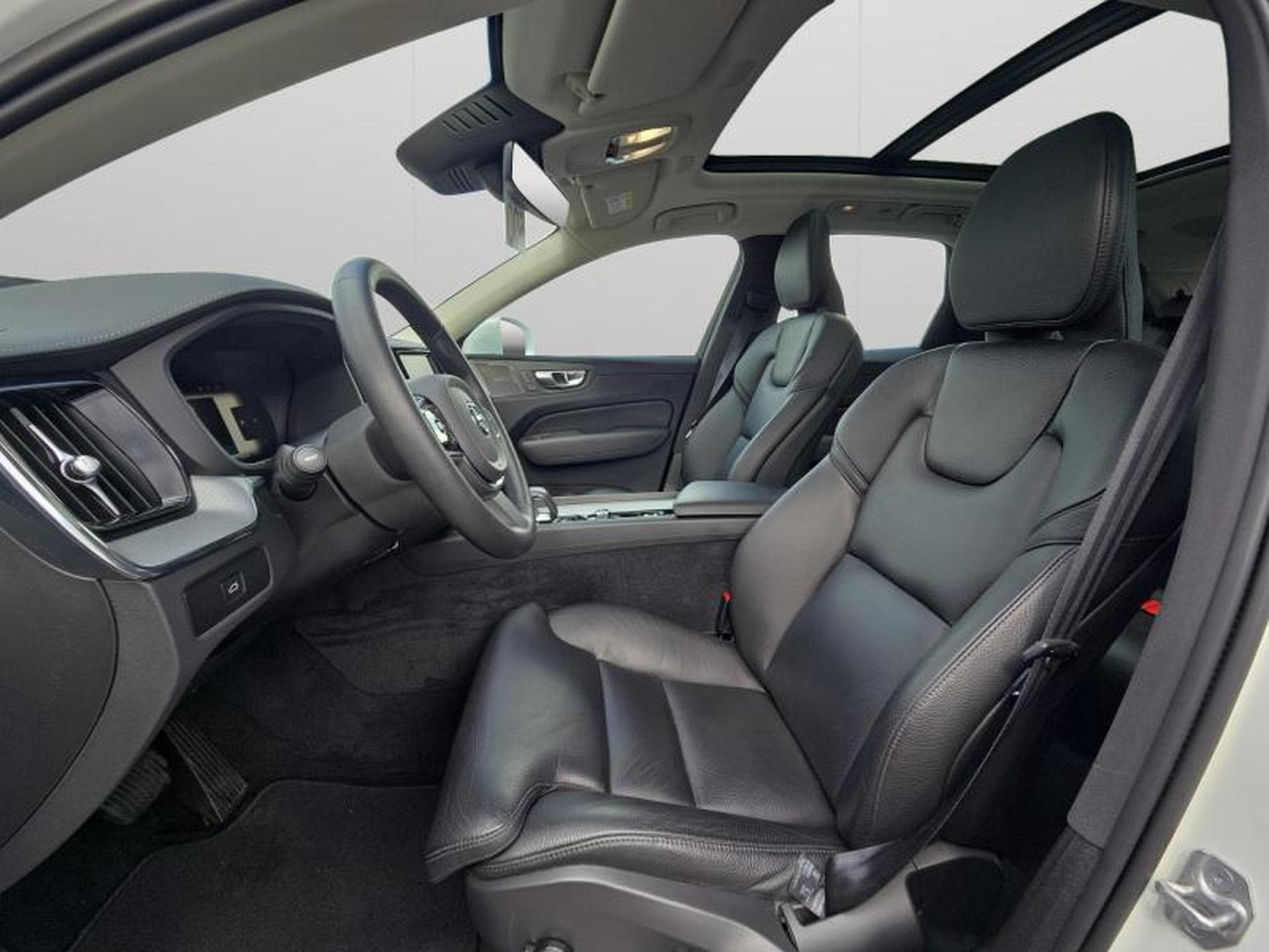 Volvo XC60 B4 Ultimate Bright / Essence (2022) - Foto 12