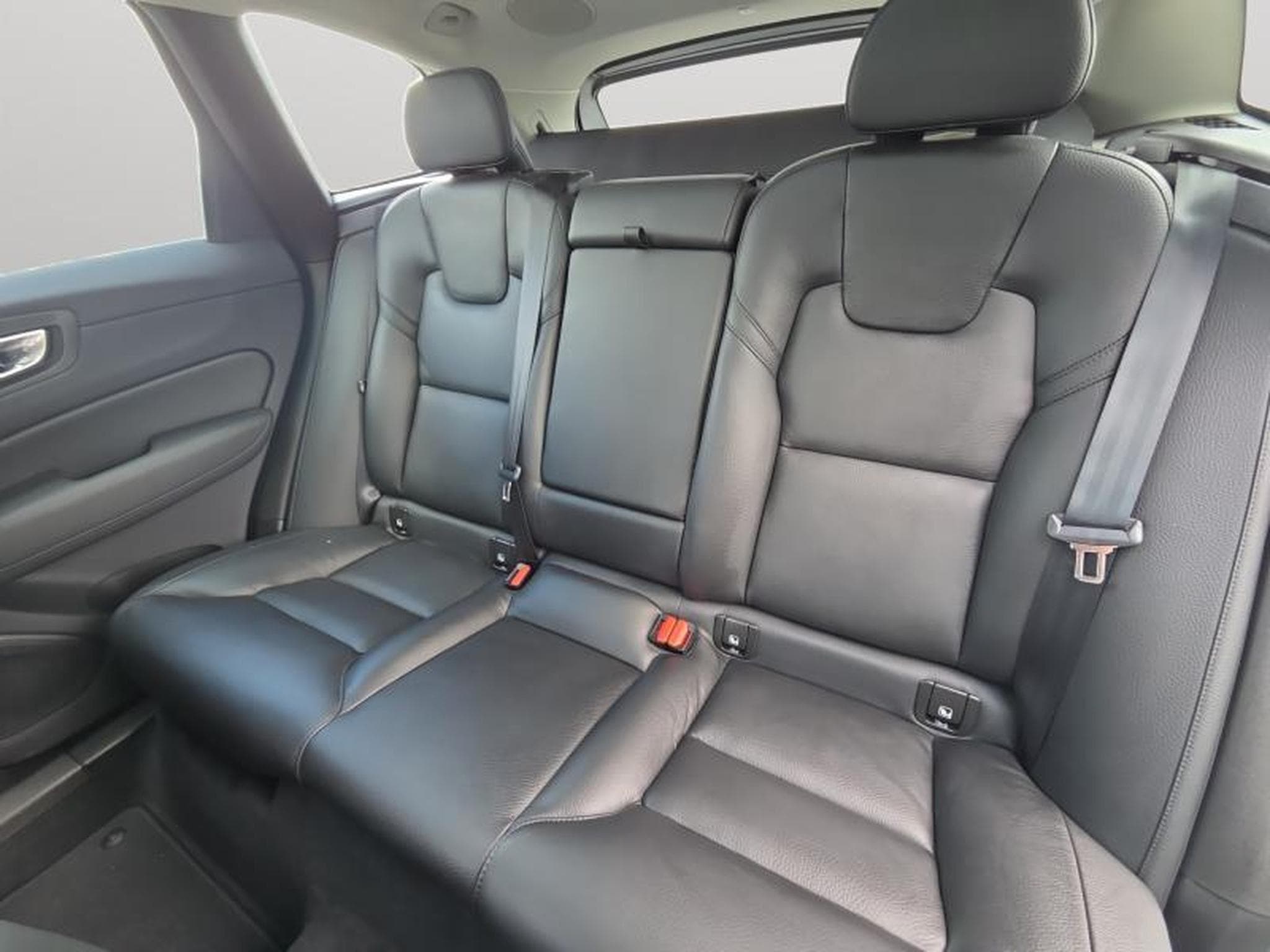 Volvo XC60 B4 Ultimate Bright / Essence (2022) - Foto 15