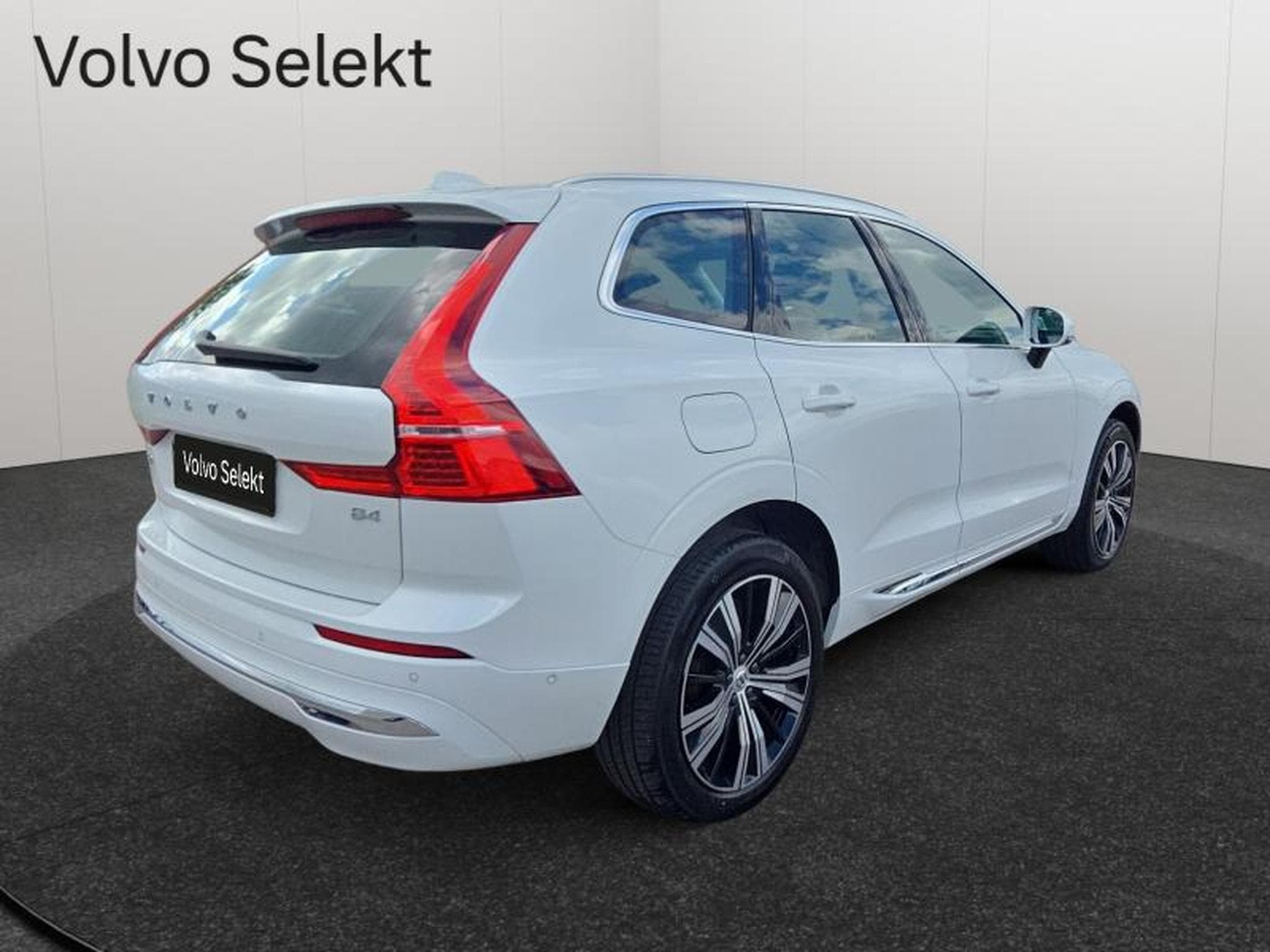 Volvo XC60 B4 Ultimate Bright / Essence (2022) - Foto 2