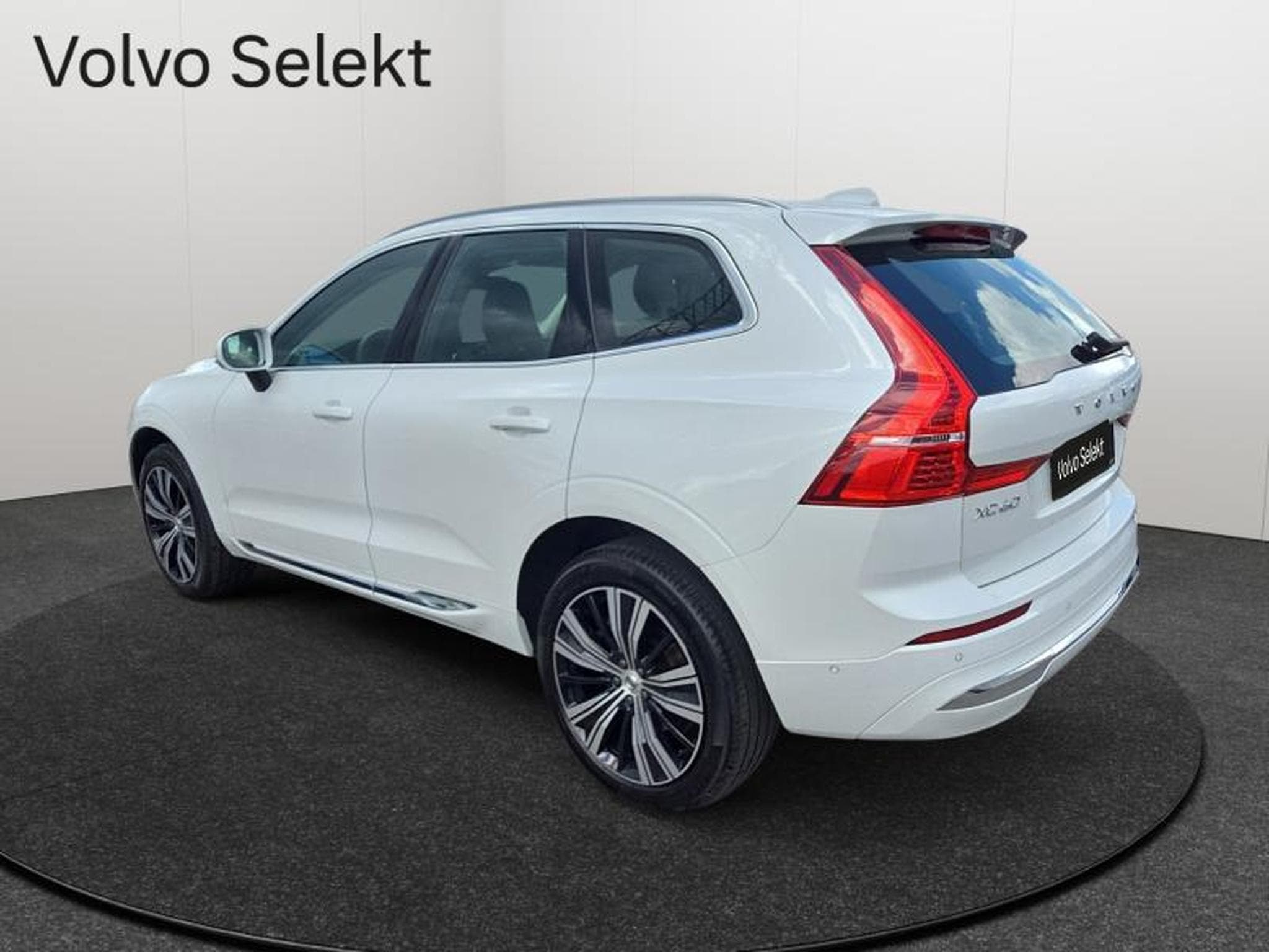Volvo XC60 B4 Ultimate Bright / Essence (2022) - Foto 8