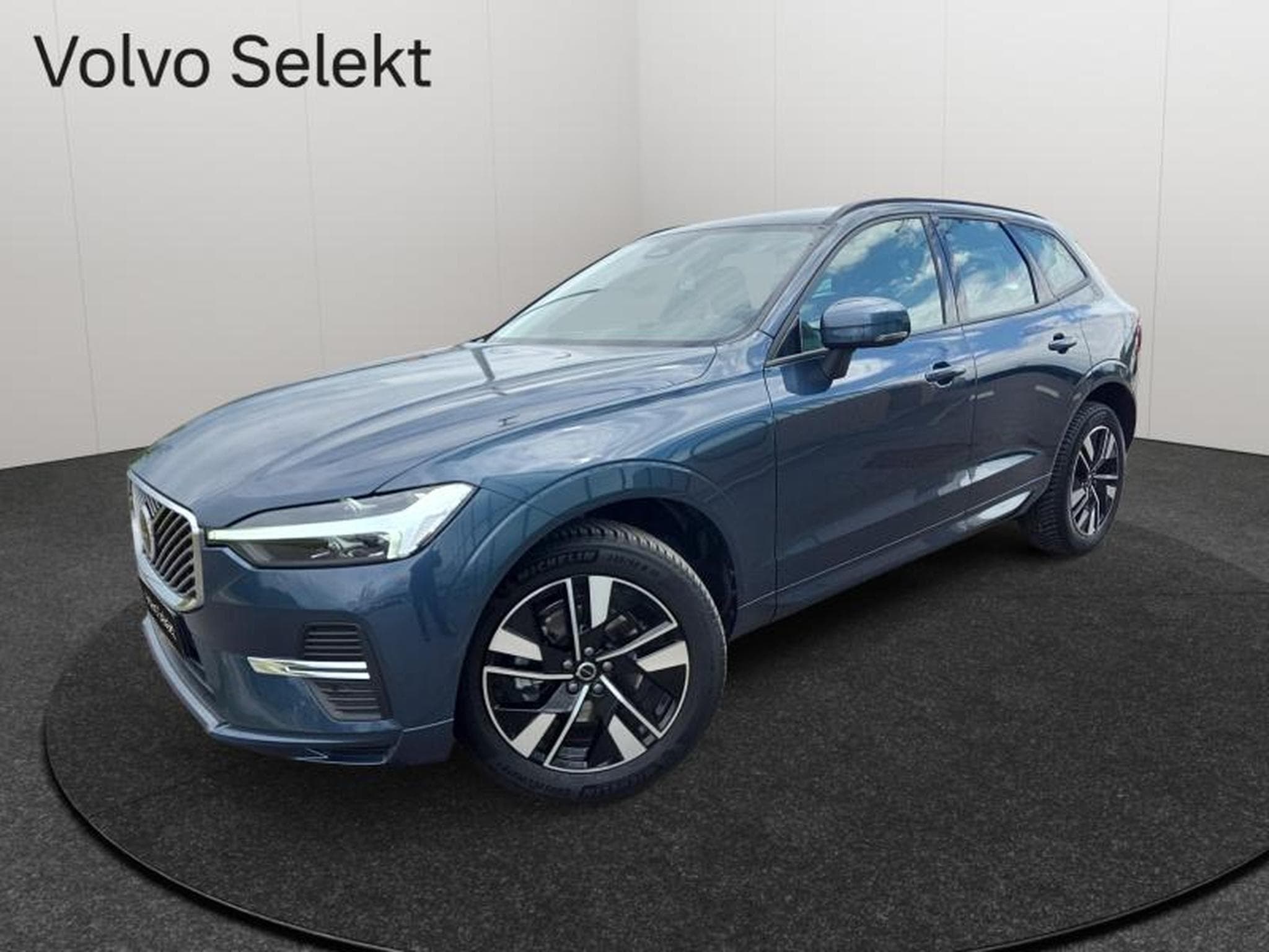 Volvo XC60 B5 Core / Essence (2025) - Photo 1