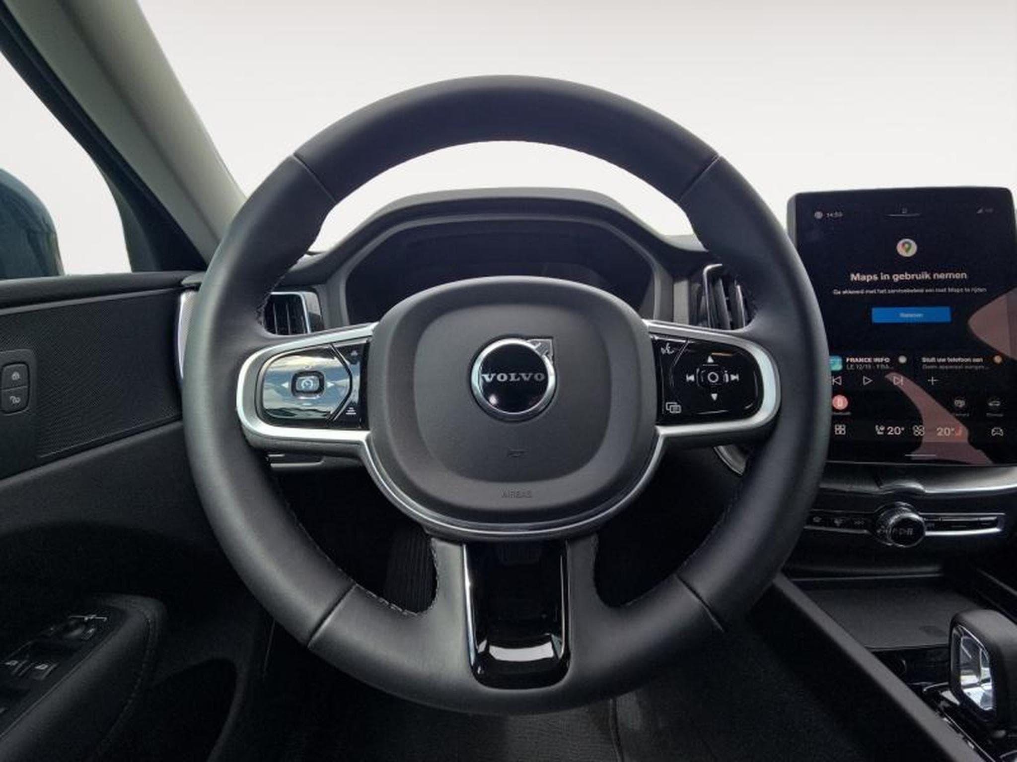 Volvo XC60 B5 Core / Essence (2025) - Photo 17