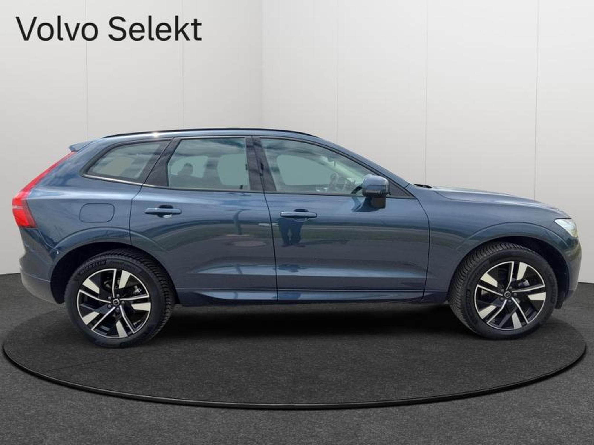 Volvo XC60 B5 Core / Essence (2025) - Photo 6
