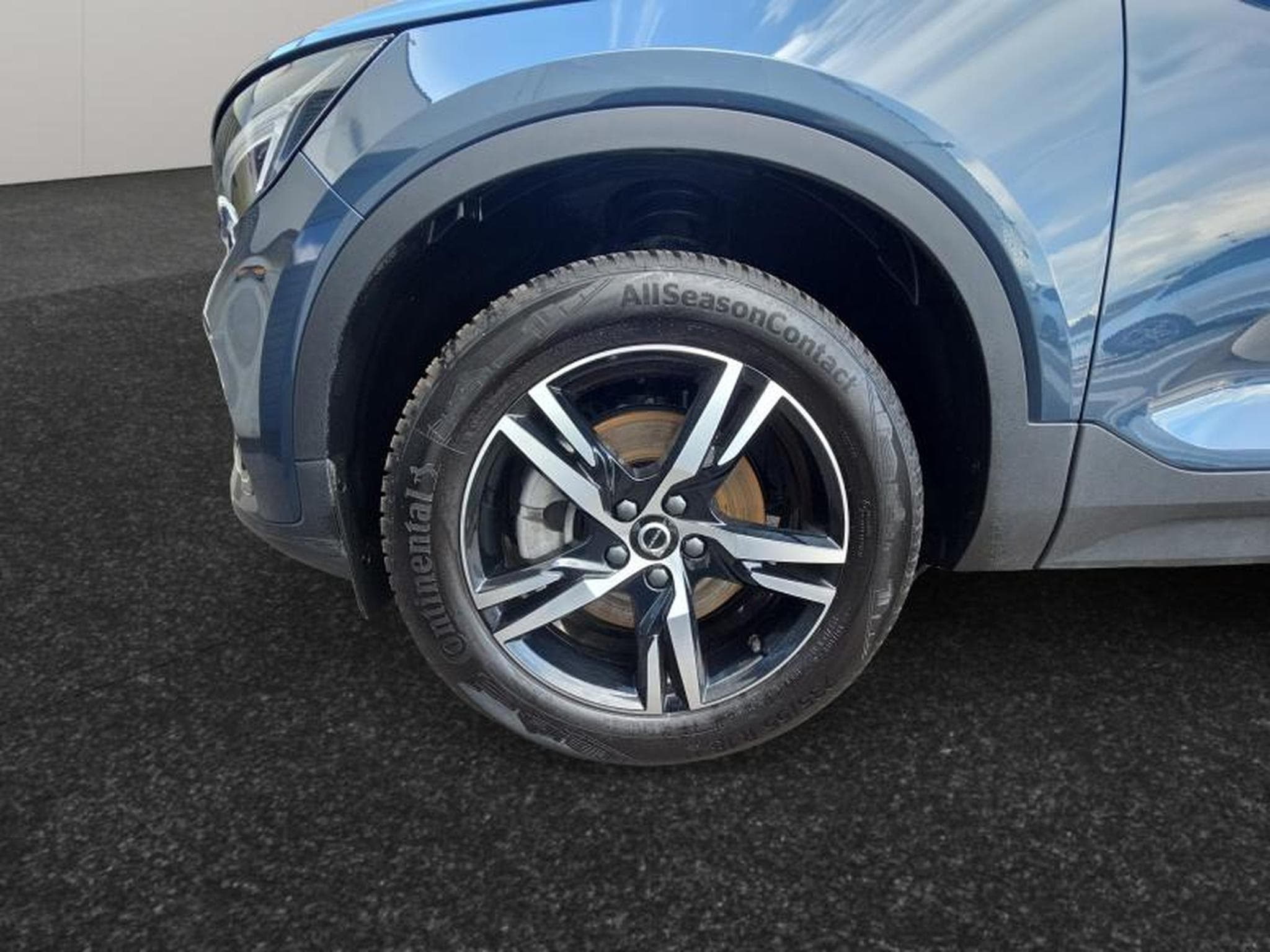 Volvo XC40 B3 Plus Dark / Essence (2025) - Photo 10