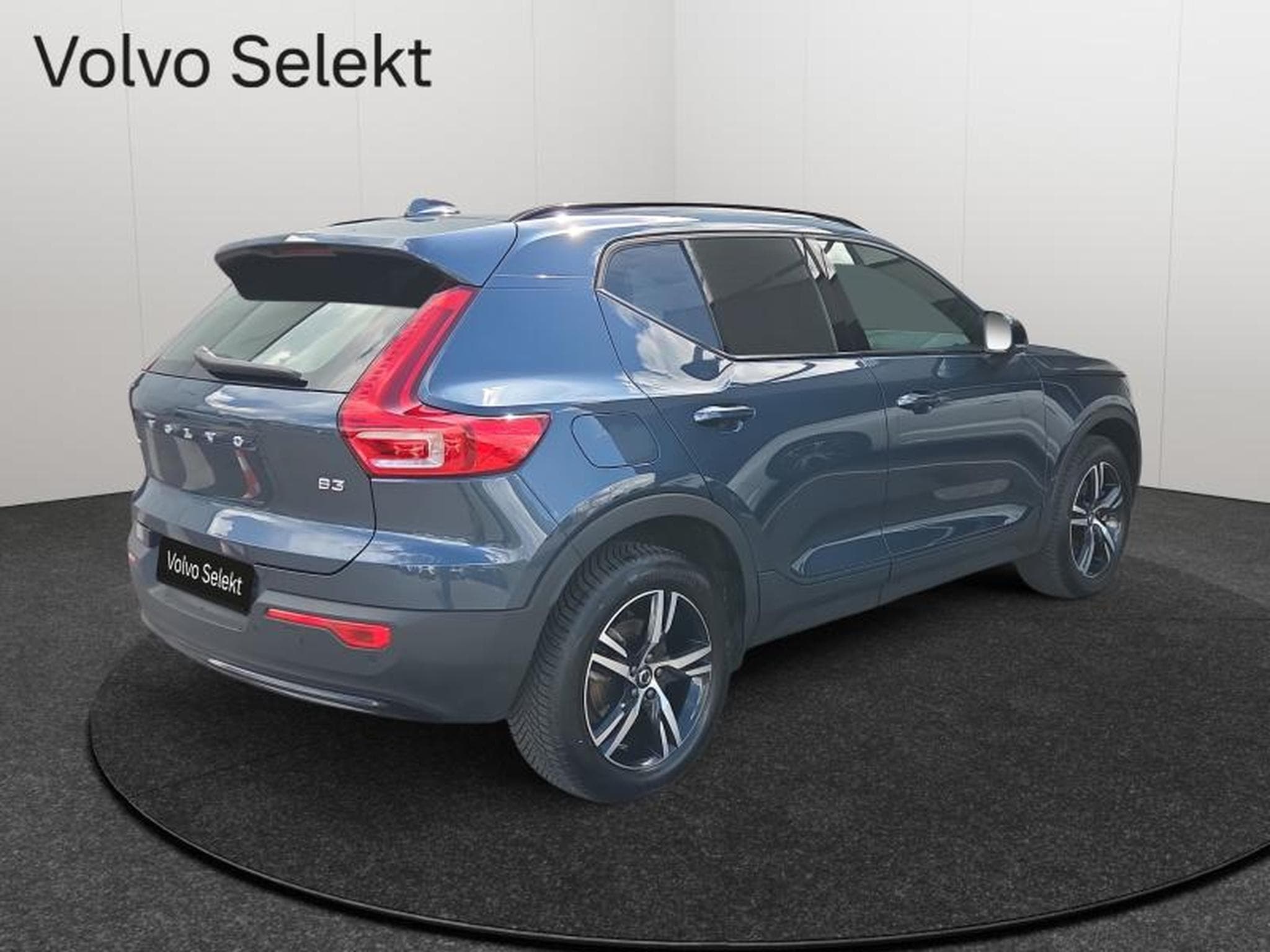 Volvo XC40 B3 Plus Dark / Essence (2025) - Photo 16