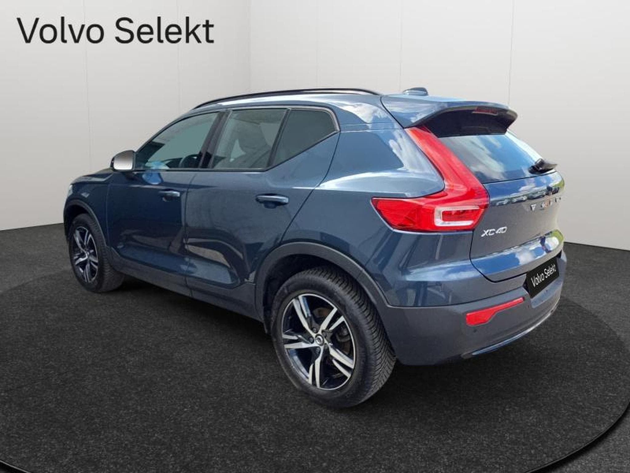 Volvo XC40 B3 Plus Dark / Essence (2025) - Photo 6
