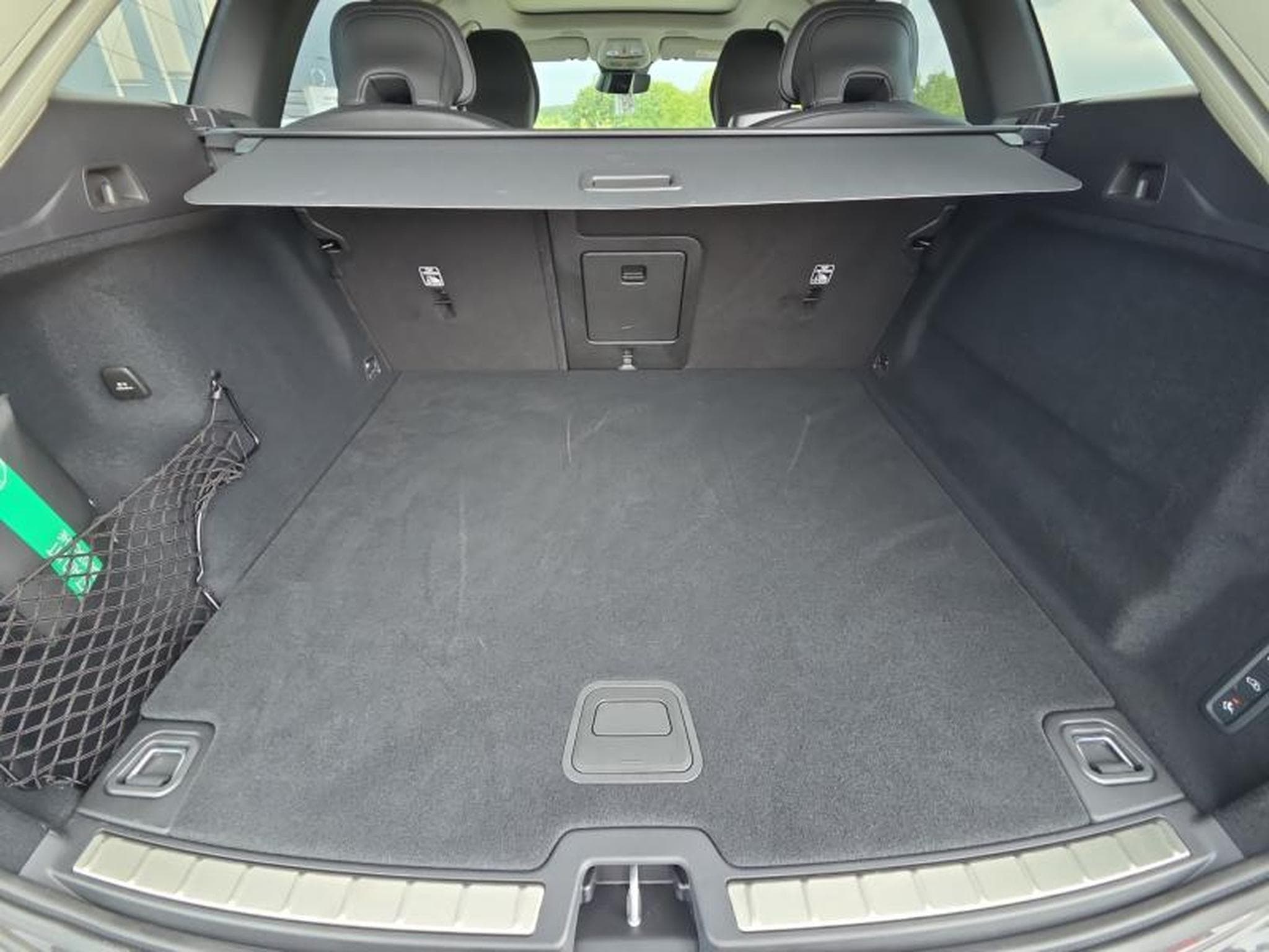 Volvo XC60 B5 AWD Ultra Dark / Essence (2025) - Photo 16