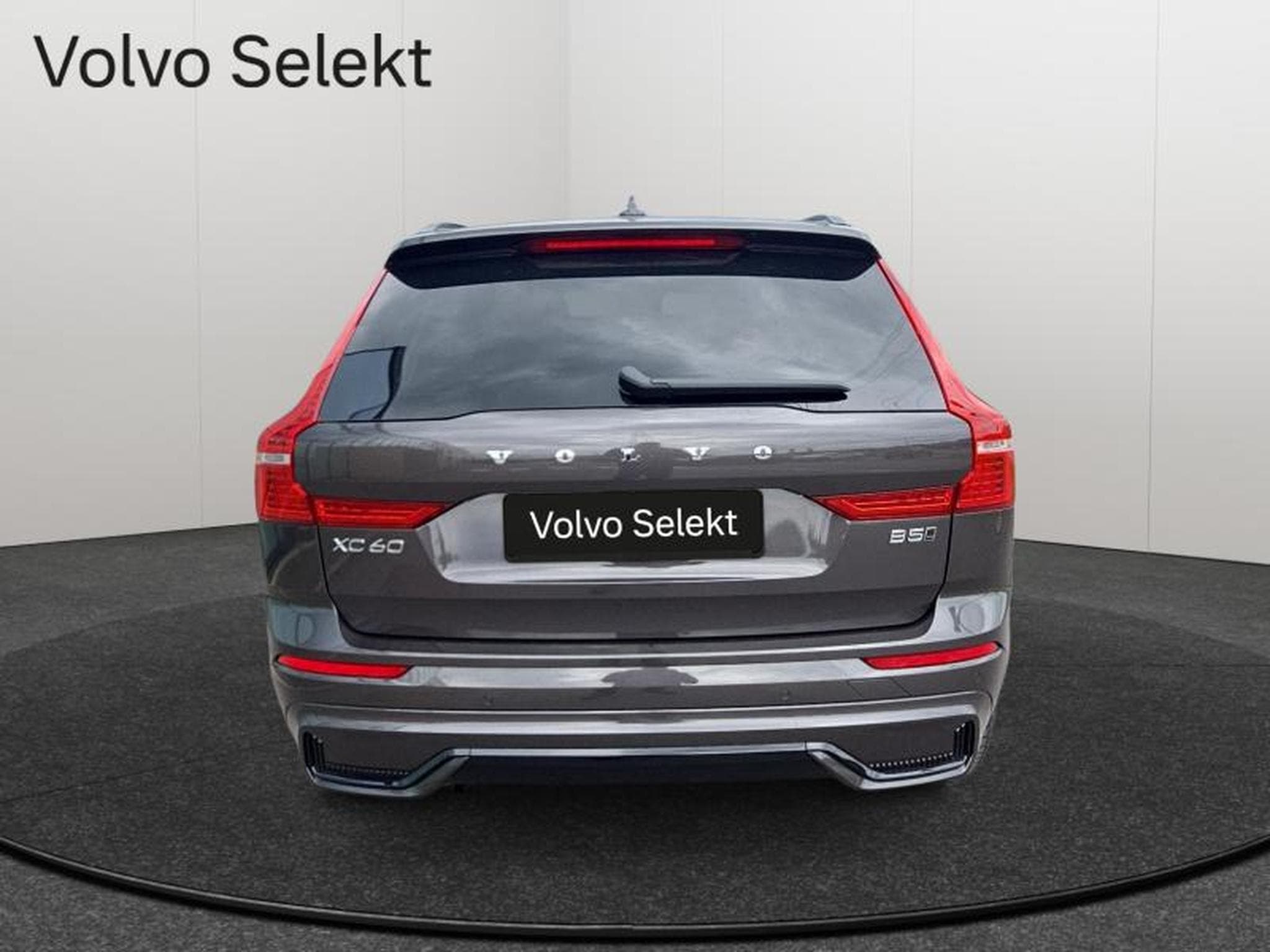 Volvo XC60 B5 AWD Ultra Dark / Essence (2025) - Photo 7