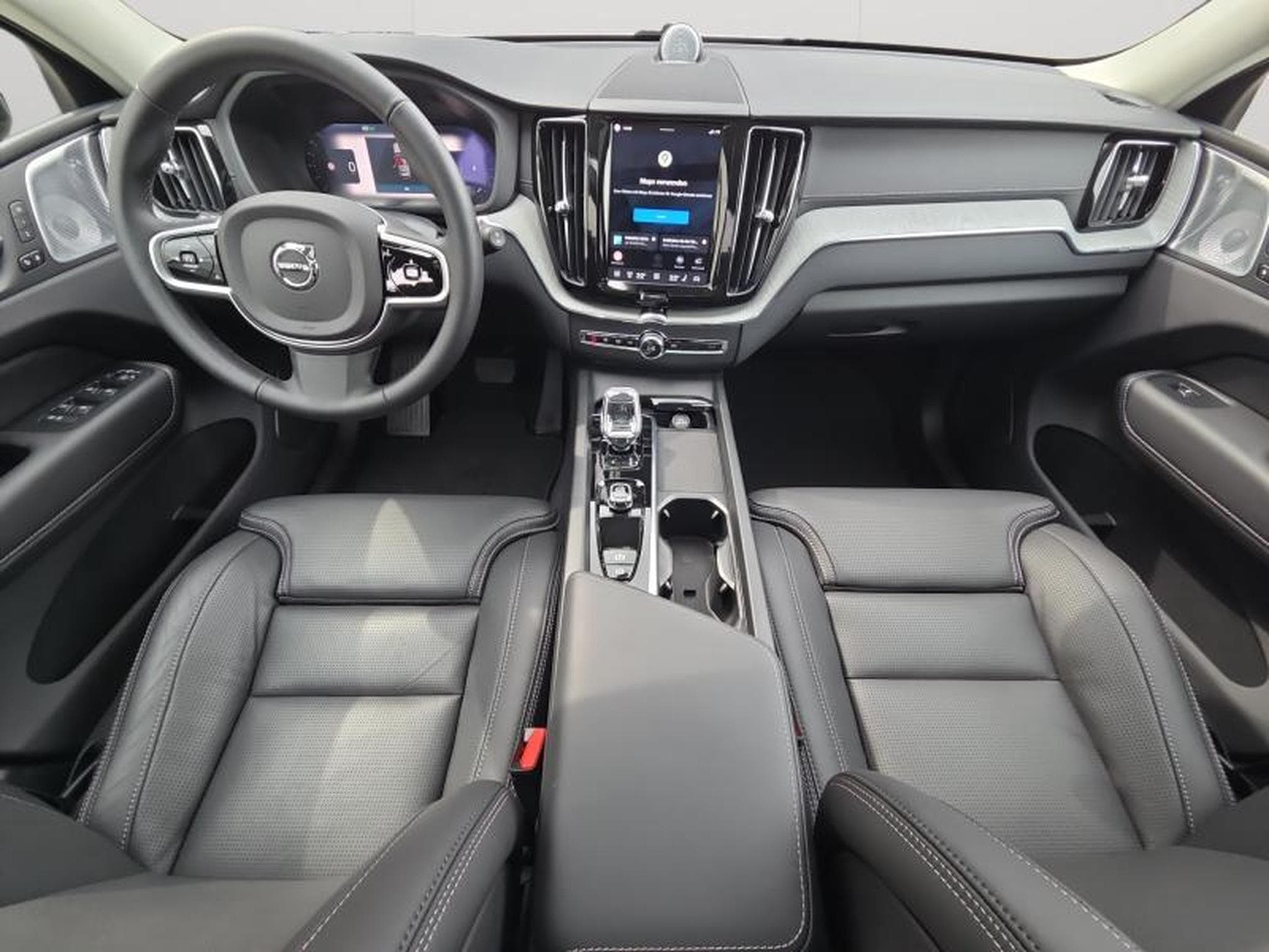 Volvo XC60 B5 AWD Ultra Dark / Essence (2025) - Photo 3