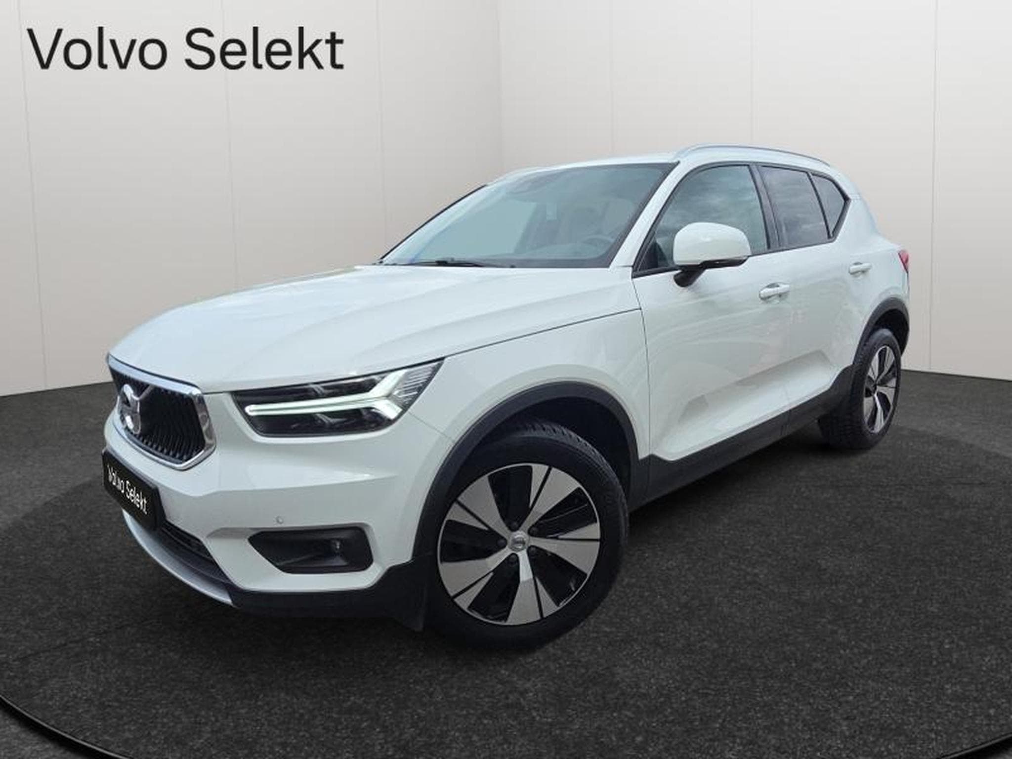 Volvo XC40 T3 Momentum Pro / Essence (2021) - Photo 1