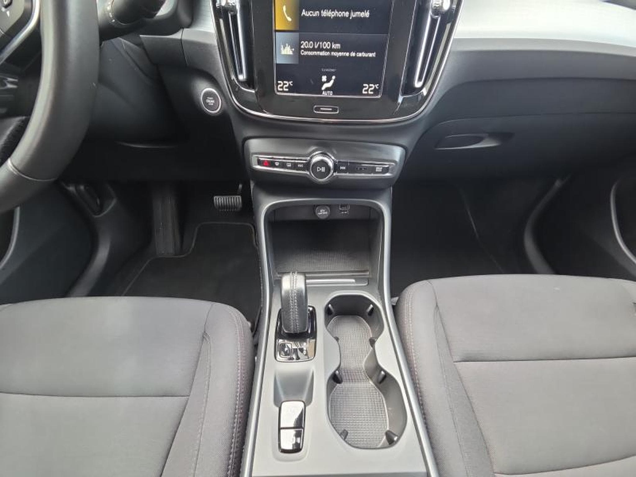 Volvo XC40 T3 Momentum Pro / Essence (2021) - Photo 10
