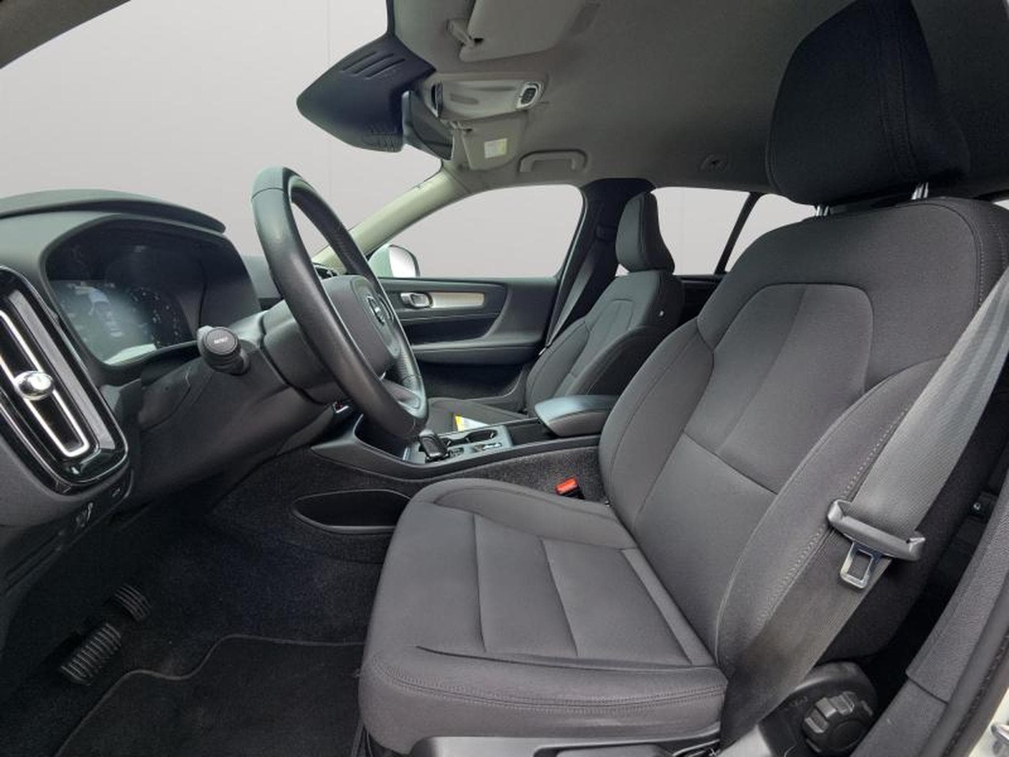 Volvo XC40 T3 Momentum Pro / Essence (2021) - Photo 12