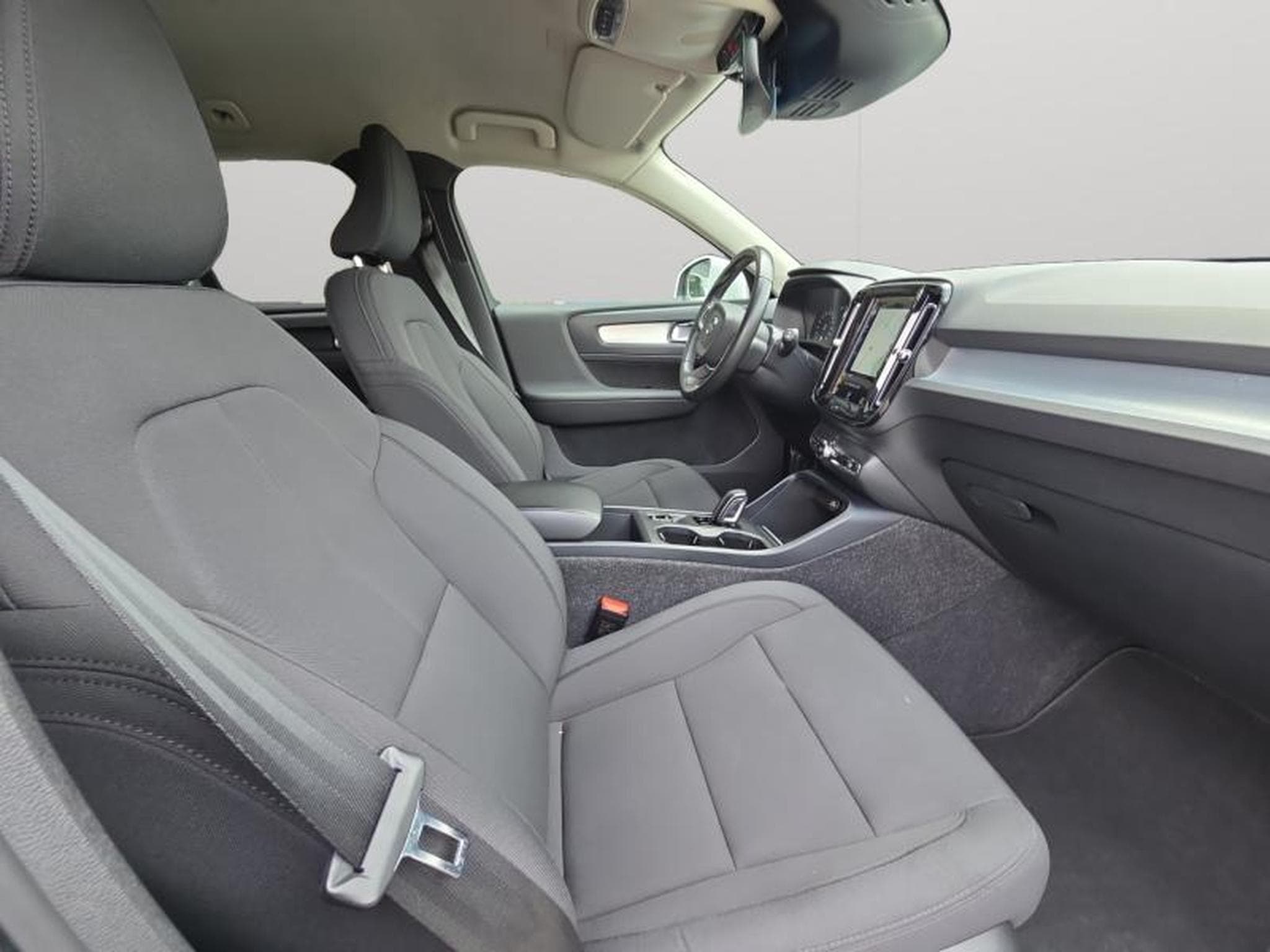 Volvo XC40 T3 Momentum Pro / Essence (2021) - Photo 14
