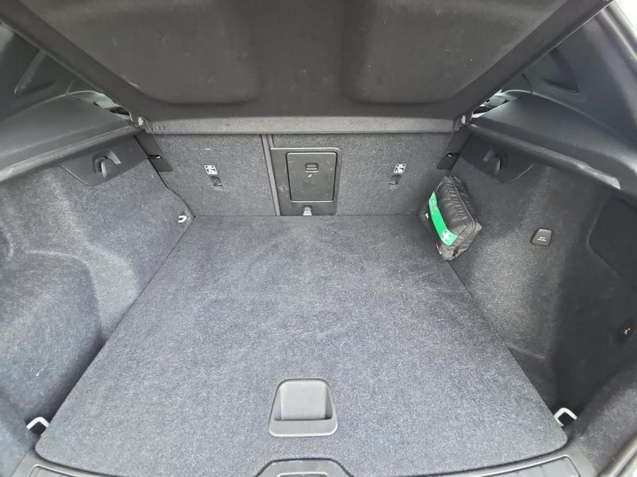Volvo XC40 T3 Momentum Pro / Essence (2021) - Photo 16
