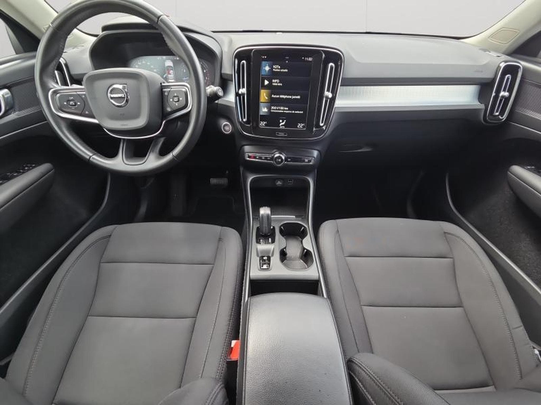 Volvo XC40 T3 Momentum Pro / Essence (2021) - Photo 3