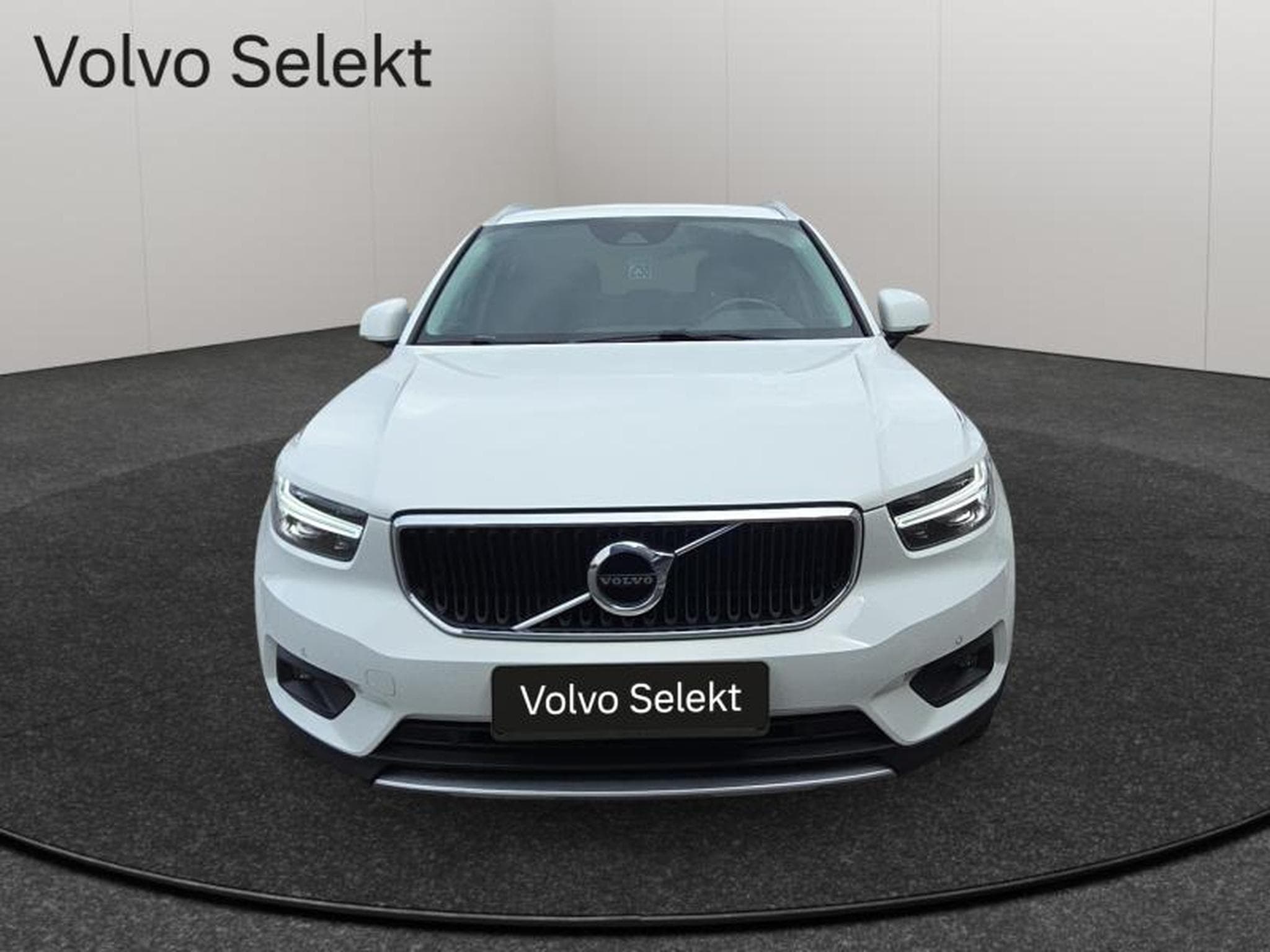 Volvo XC40 T3 Momentum Pro / Essence (2021) - Photo 4