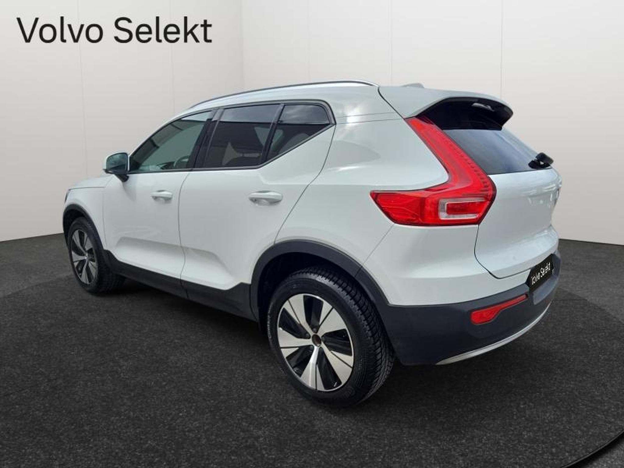 Volvo XC40 T3 Momentum Pro / Essence (2021) - Photo 8