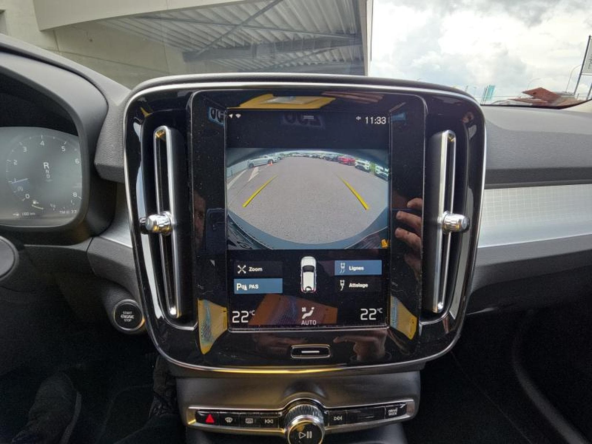 Volvo XC40 T3 Momentum Pro / Essence (2021) - Photo 9