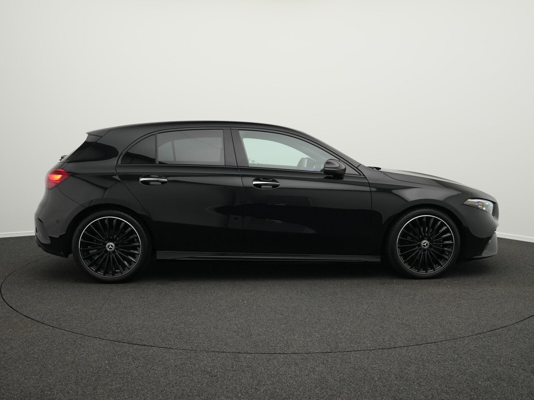 Mercedes A 200 d AMG-Line Multi+Kamera+Night+19" (2025) - Foto 5